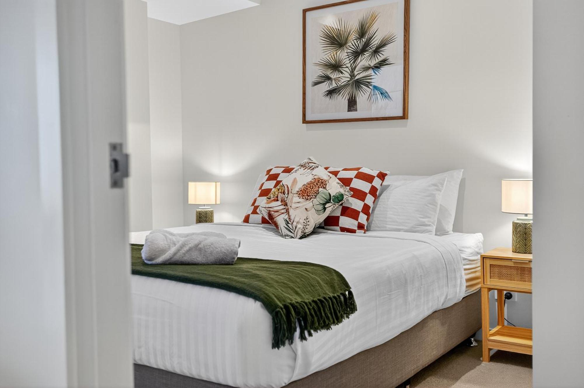 Oasis Retreat On Level 71 In Skytower Apartment