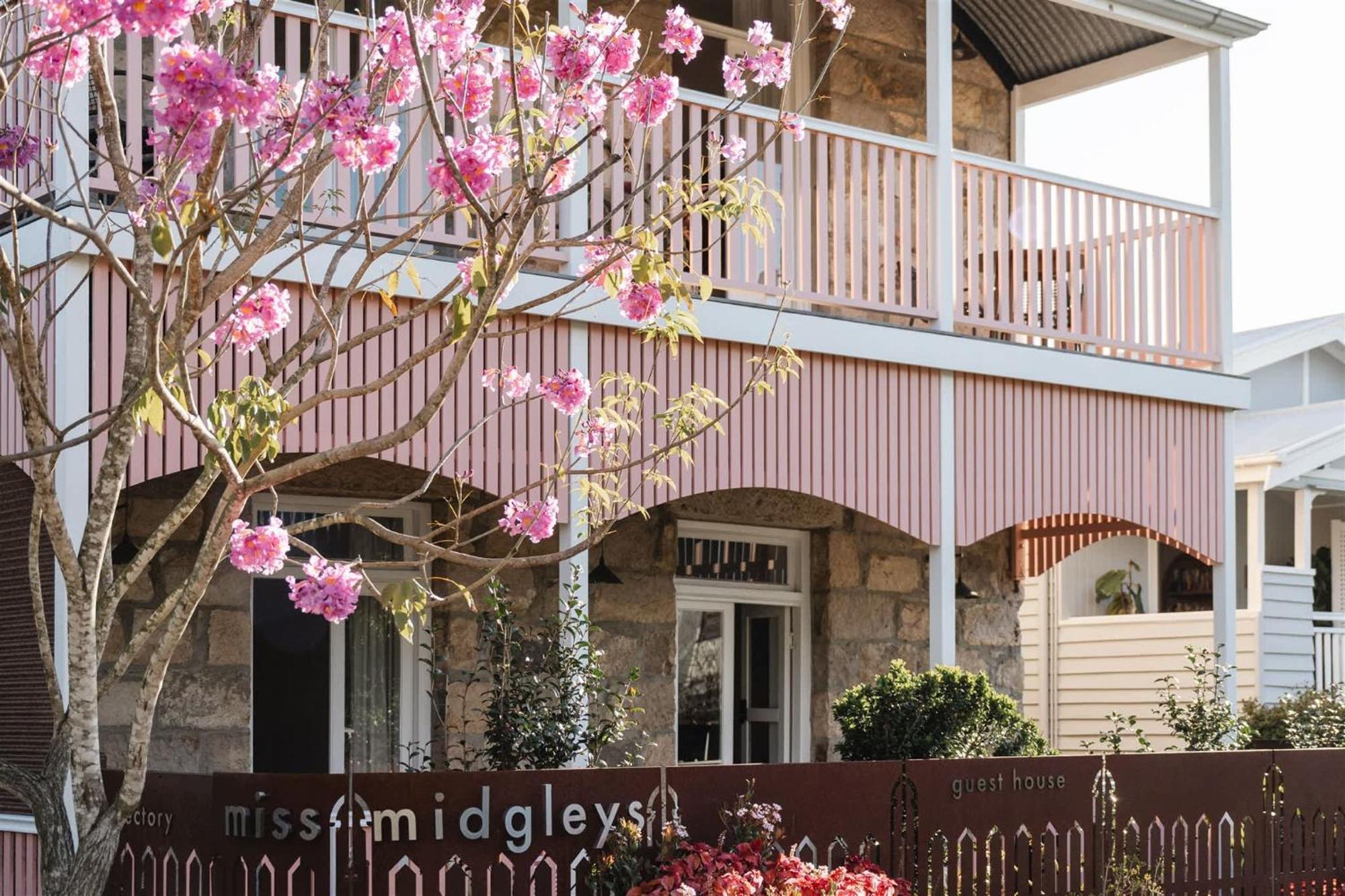 Apartment Miss Midgley's - Refectory Brisbane