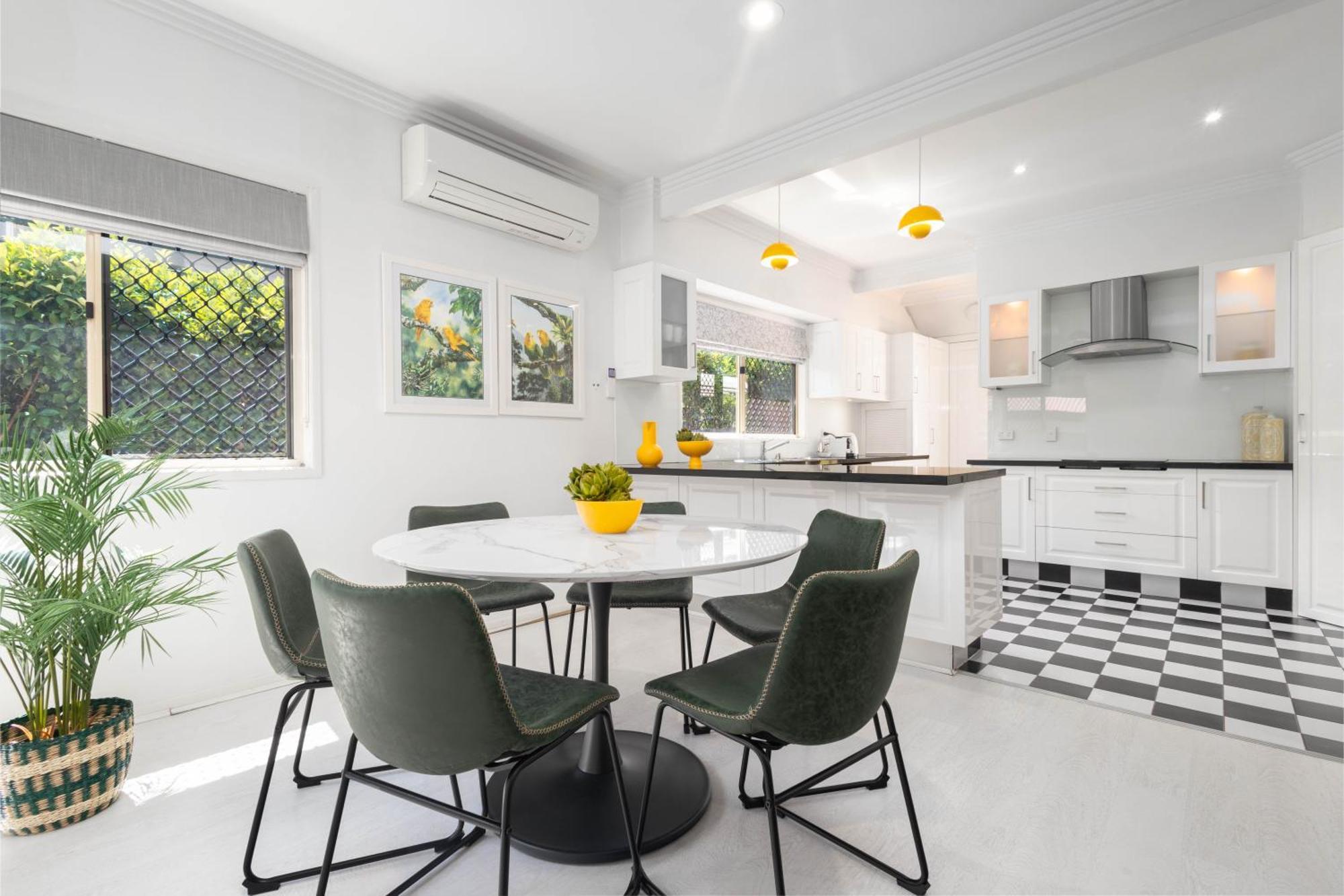 Bird And Leaf Holiday home *