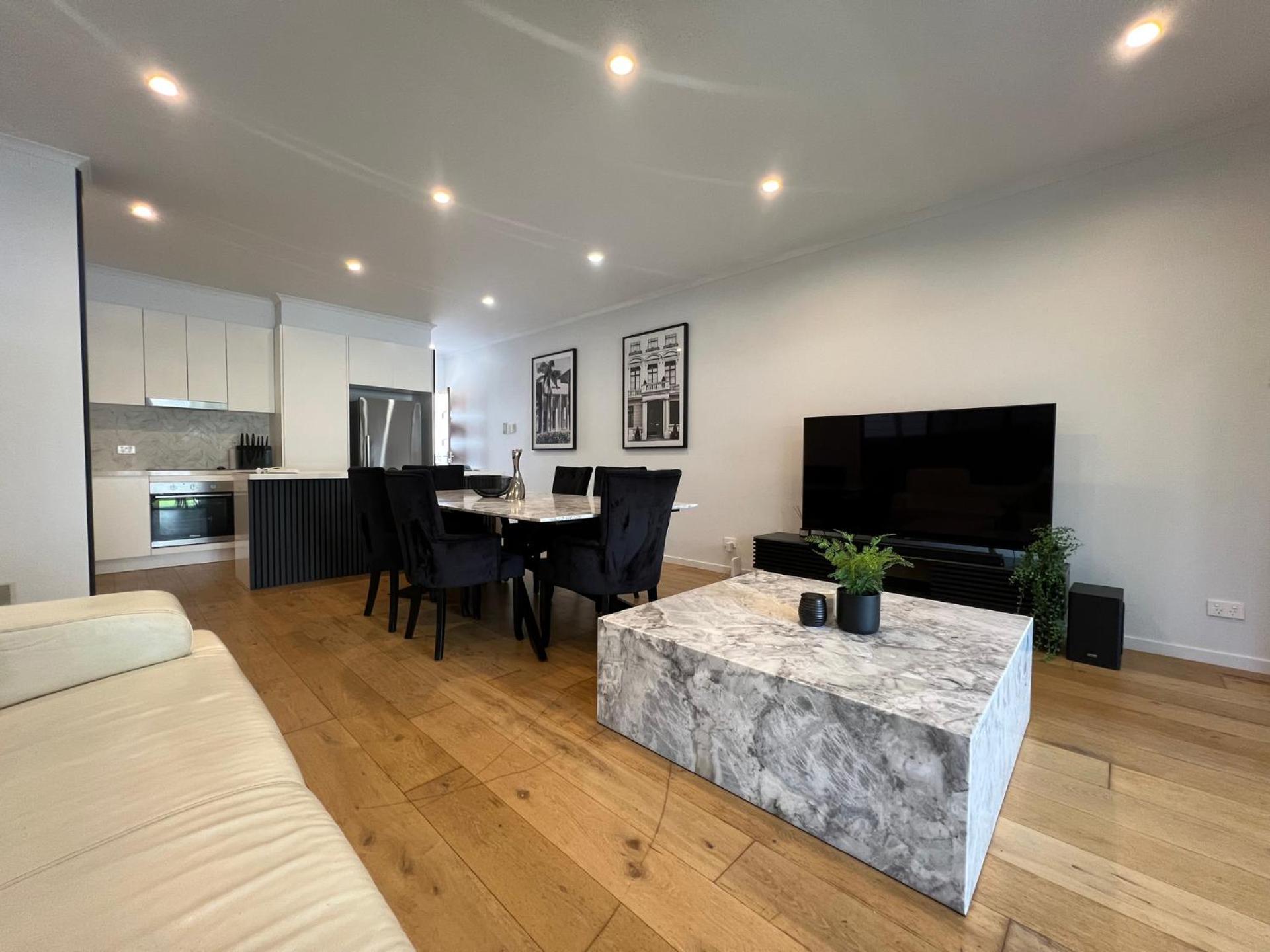 Apartment Peaceful 3br 2ba With Parking Near Airport And Cbd *