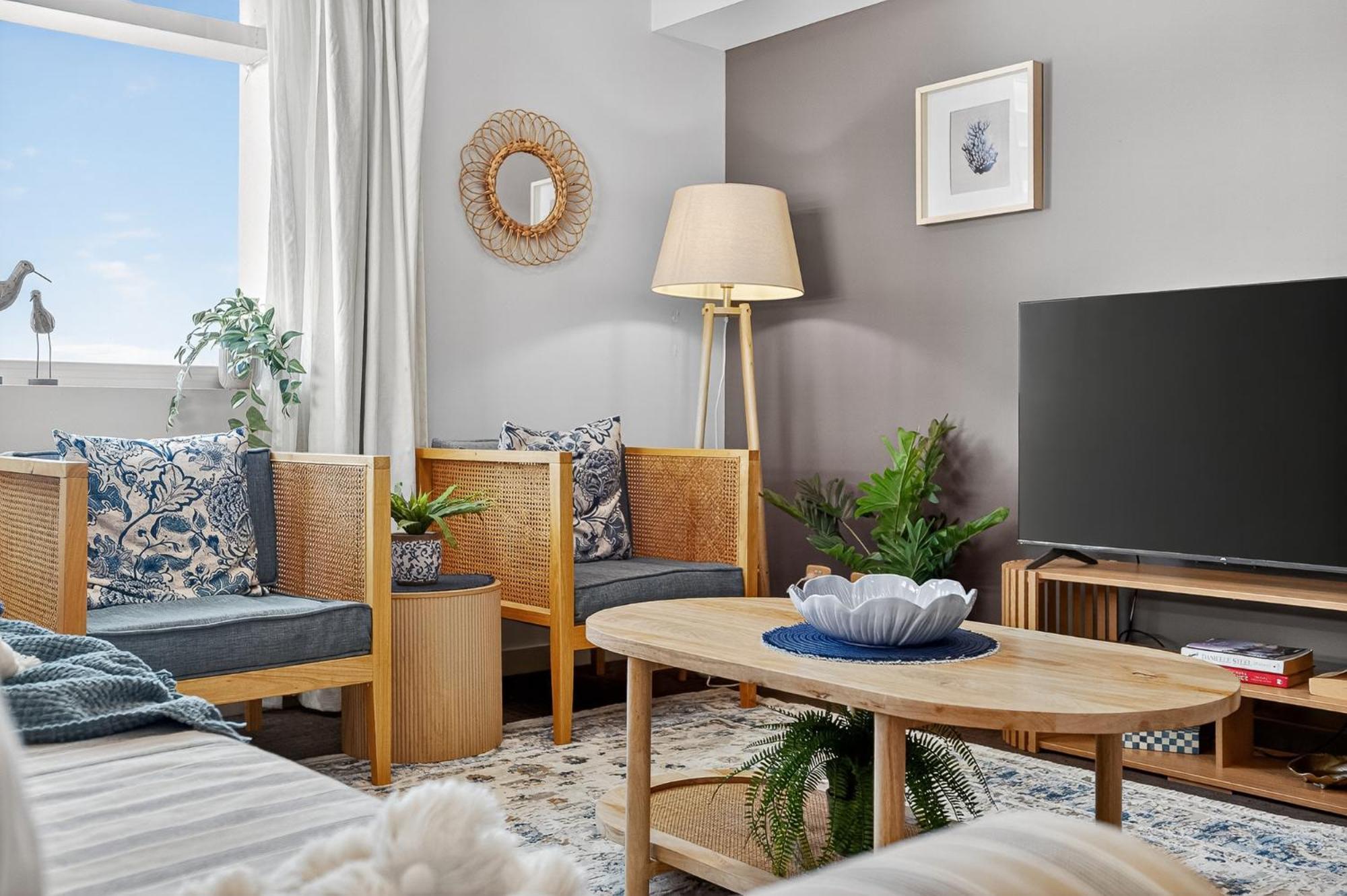 Coastal Escape With River Views In Casino Towers Apartment Brisbane