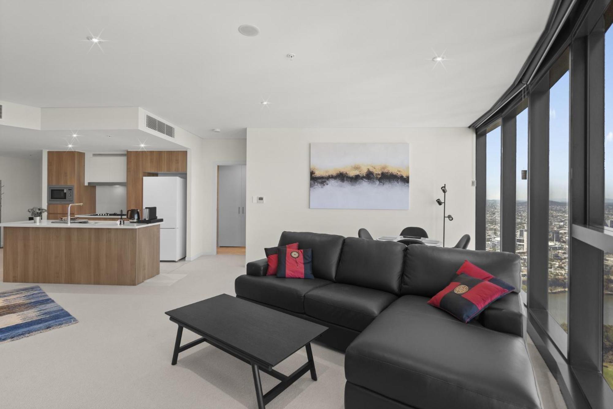 Apartment Panoramic Views & High-rise Pool And Gym *