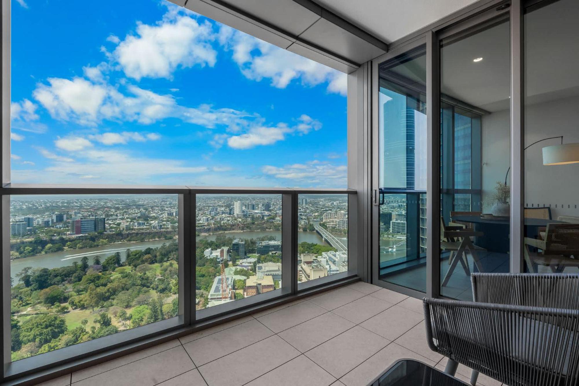 The Kaze - 37f Brand New Riverview 1br With Sofa Bed At Queens Wharf With Pool And Gym *