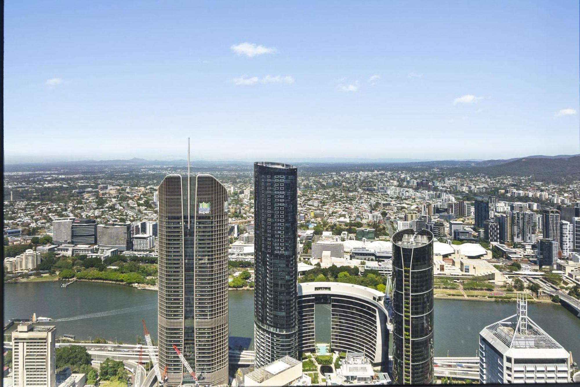 Apartment Panoramic Views & High-rise Pool And Gym *