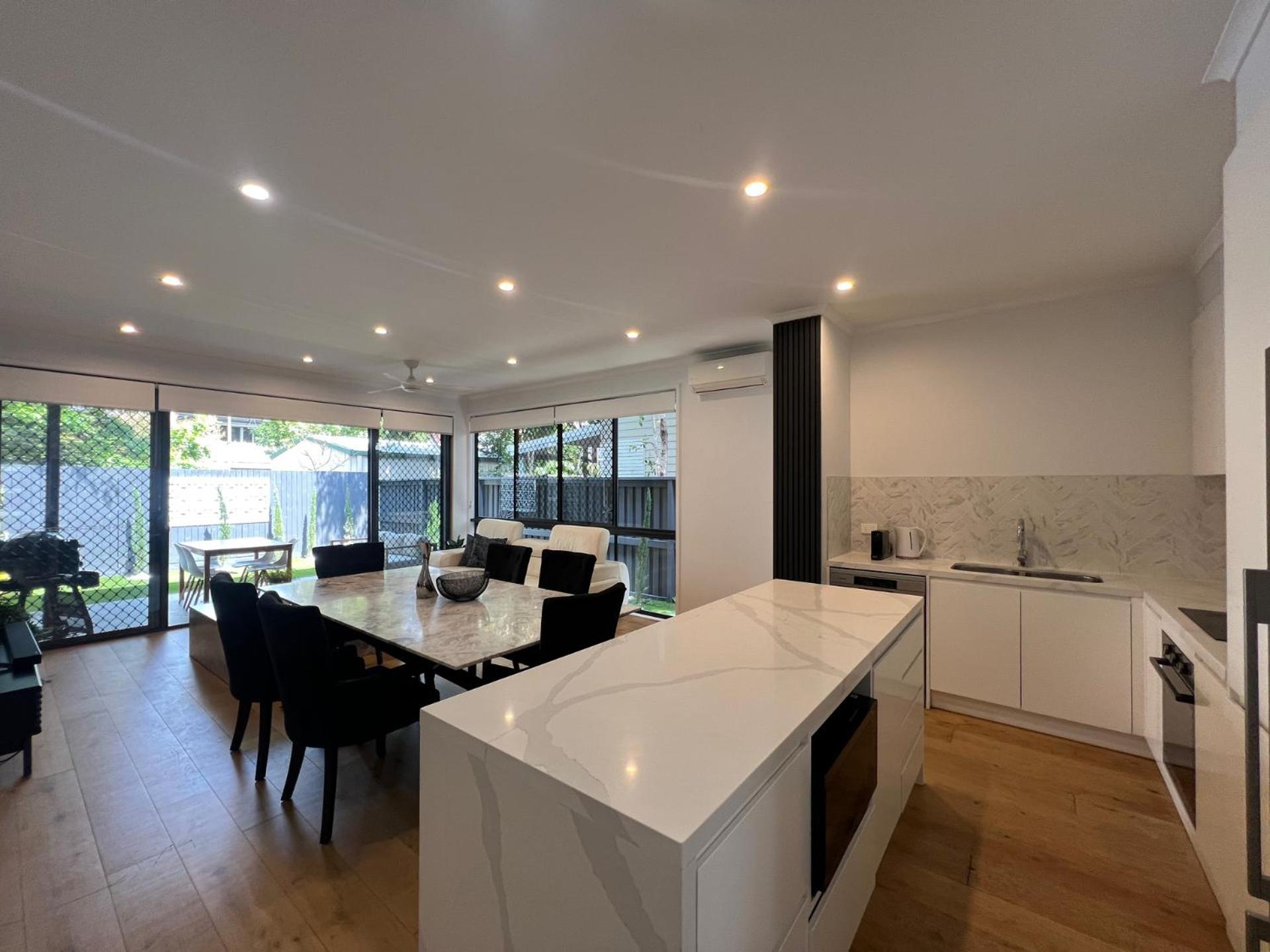 Apartment Peaceful 3br 2ba With Parking Near Airport And Cbd *