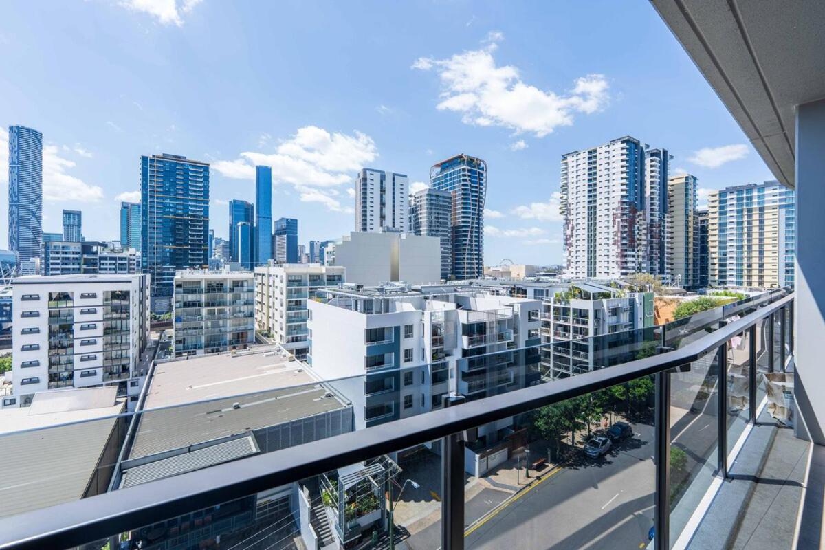 Stylish View Retreat 2b2b With Free Parking Brisbane