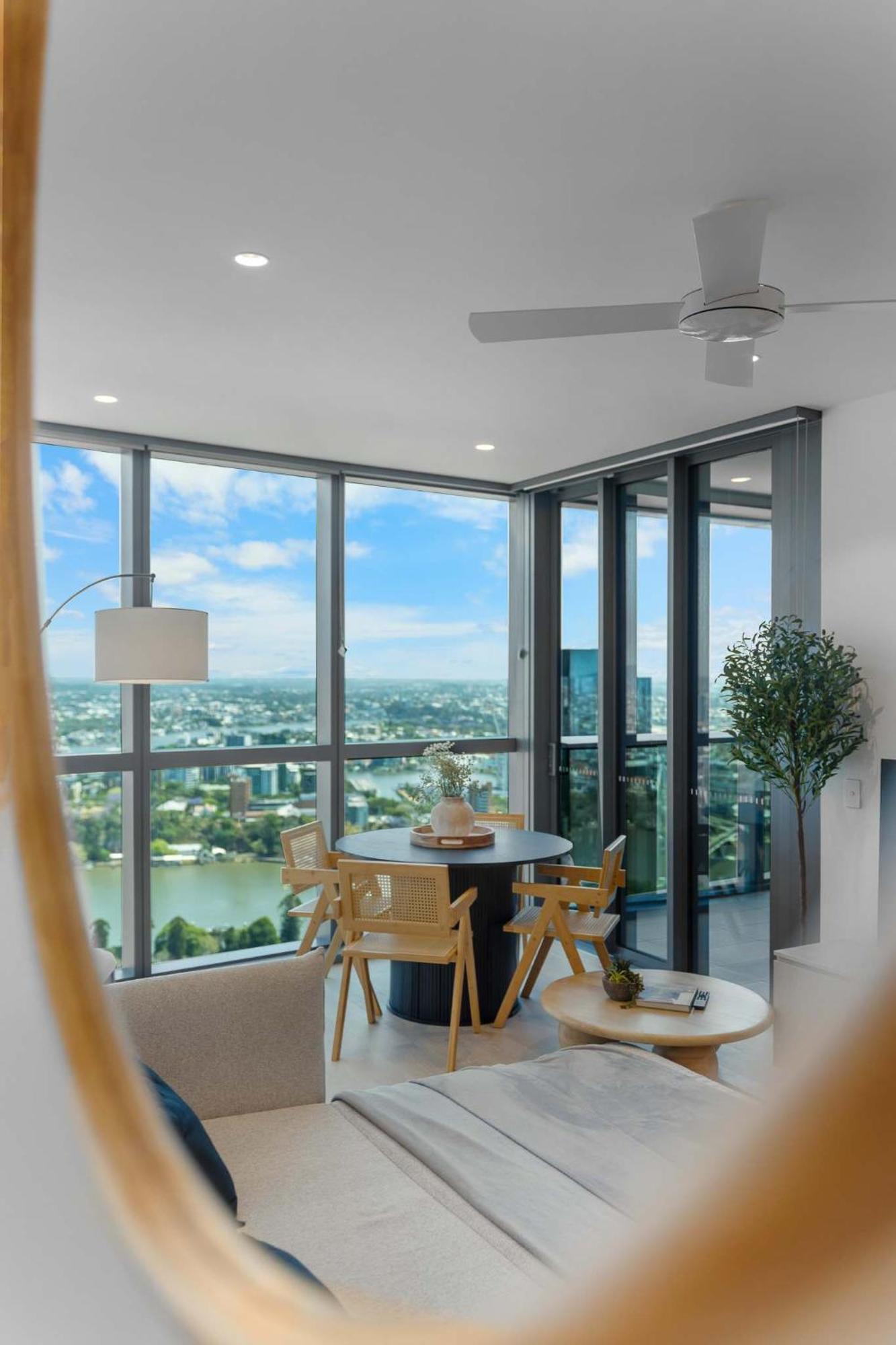 The Kaze - 37f Brand New Riverview 1br With Sofa Bed At Queens Wharf With Pool And Gym Apartment
