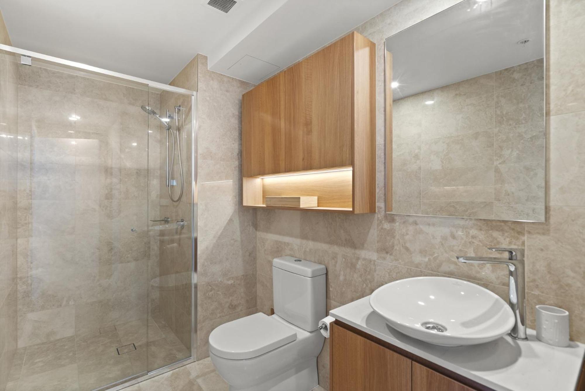 Panoramic Views & High-rise Pool And Gym Apartment Brisbane