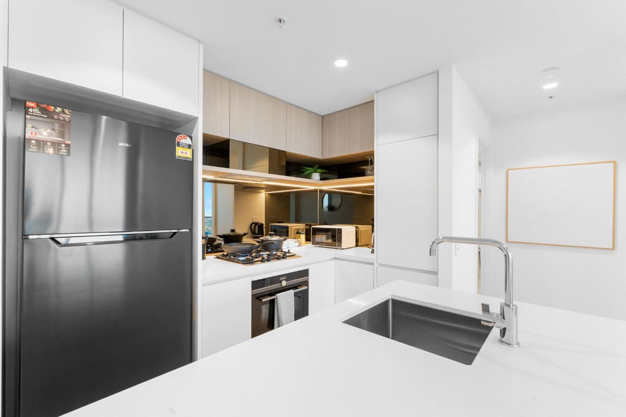 The Kaze - 37f Brand New Riverview 1br With Sofa Bed At Queens Wharf With Pool And Gym Brisbane