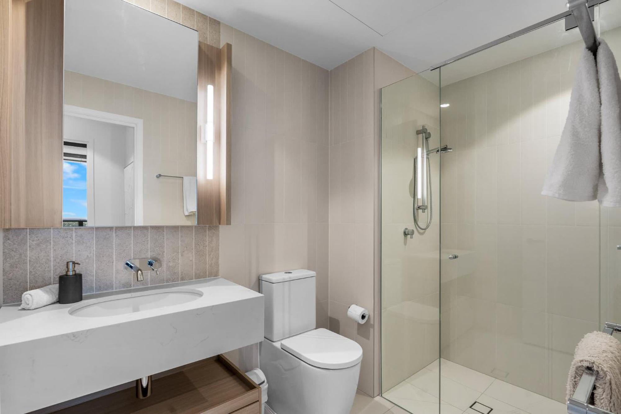 The Kaze - 37f Brand New Riverview 1br With Sofa Bed At Queens Wharf With Pool And Gym