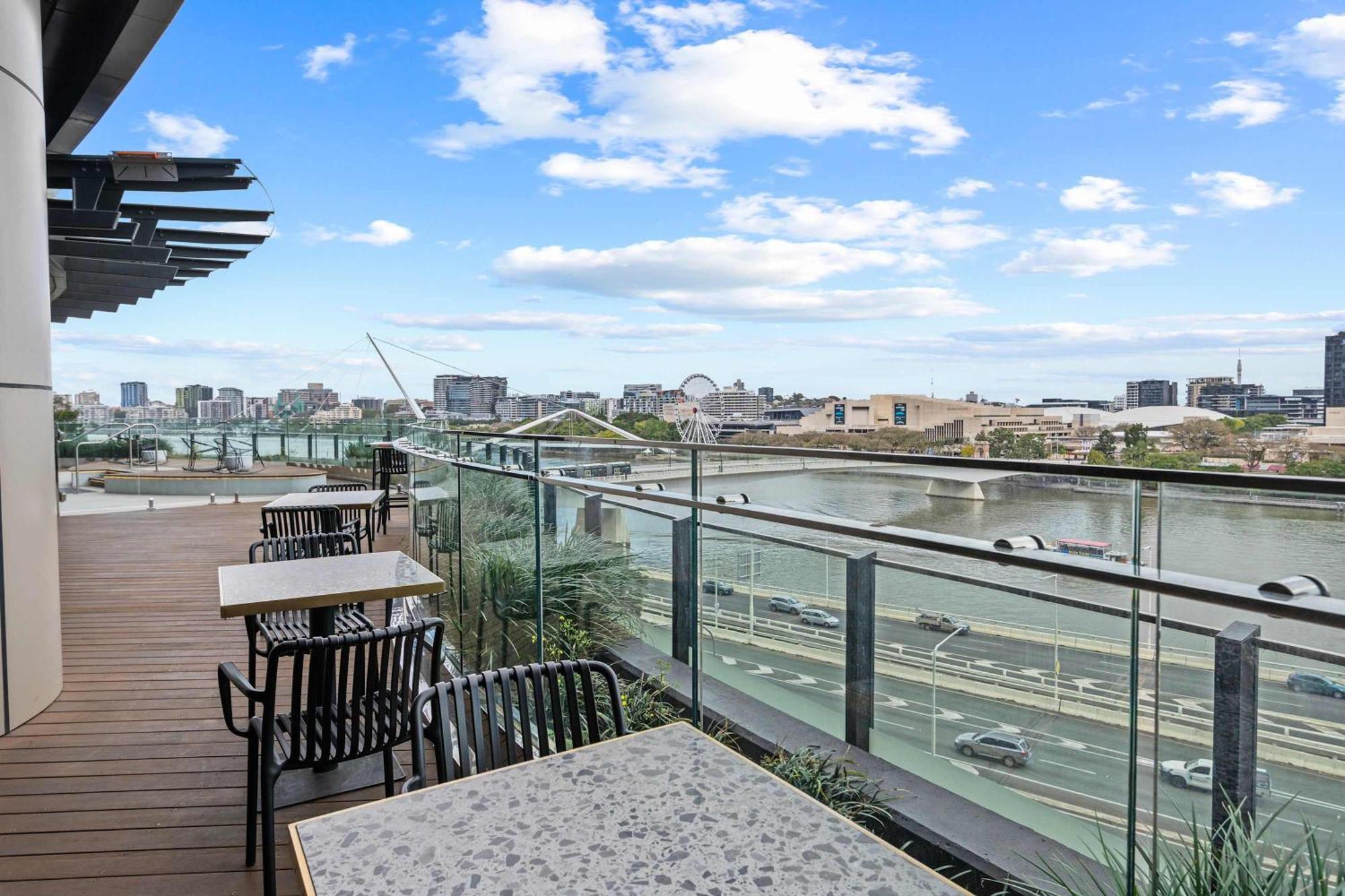 2br River And Fireworks View Brisbane