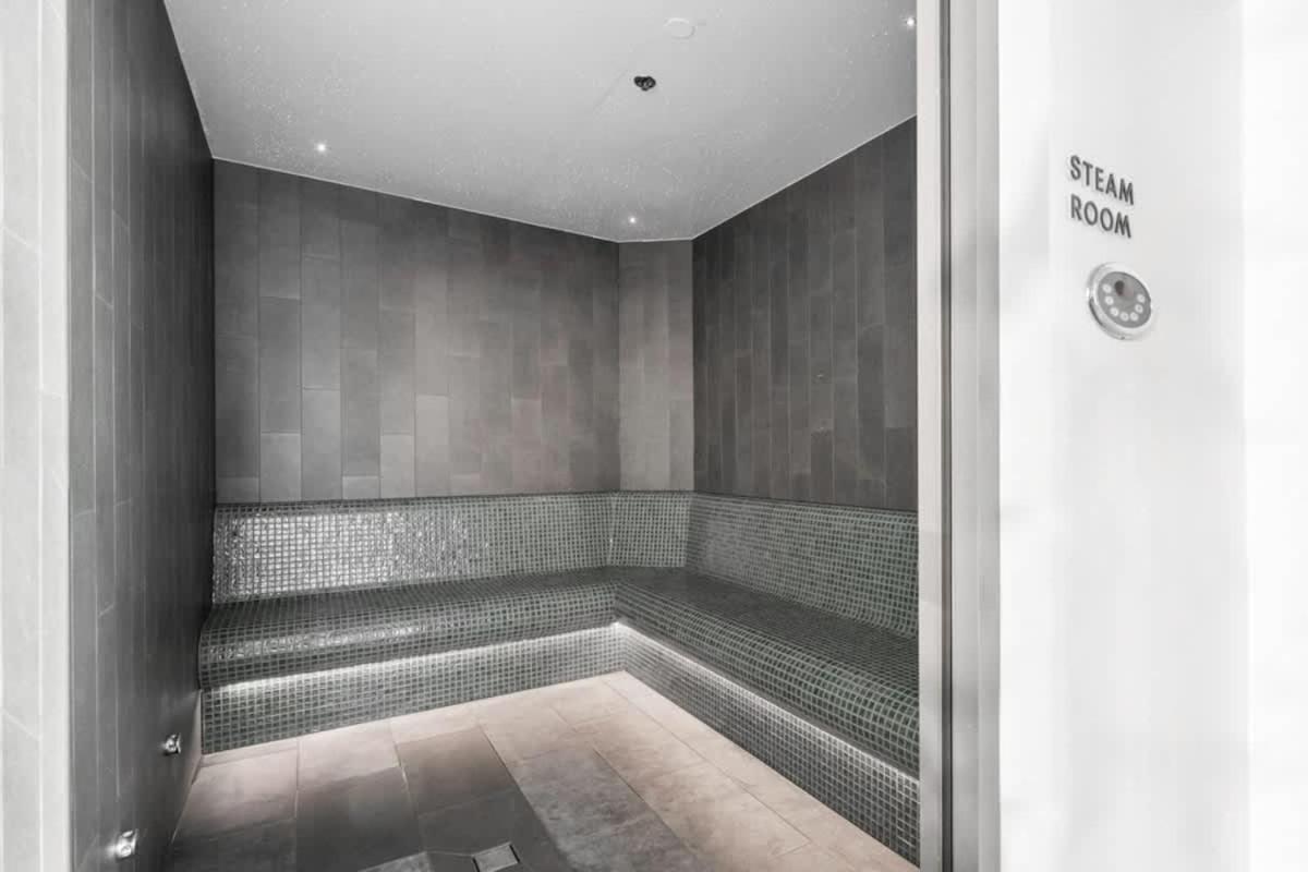 The Kaze - 37f Brand New Riverview 1br With Sofa Bed At Queens Wharf With Pool And Gym Brisbane