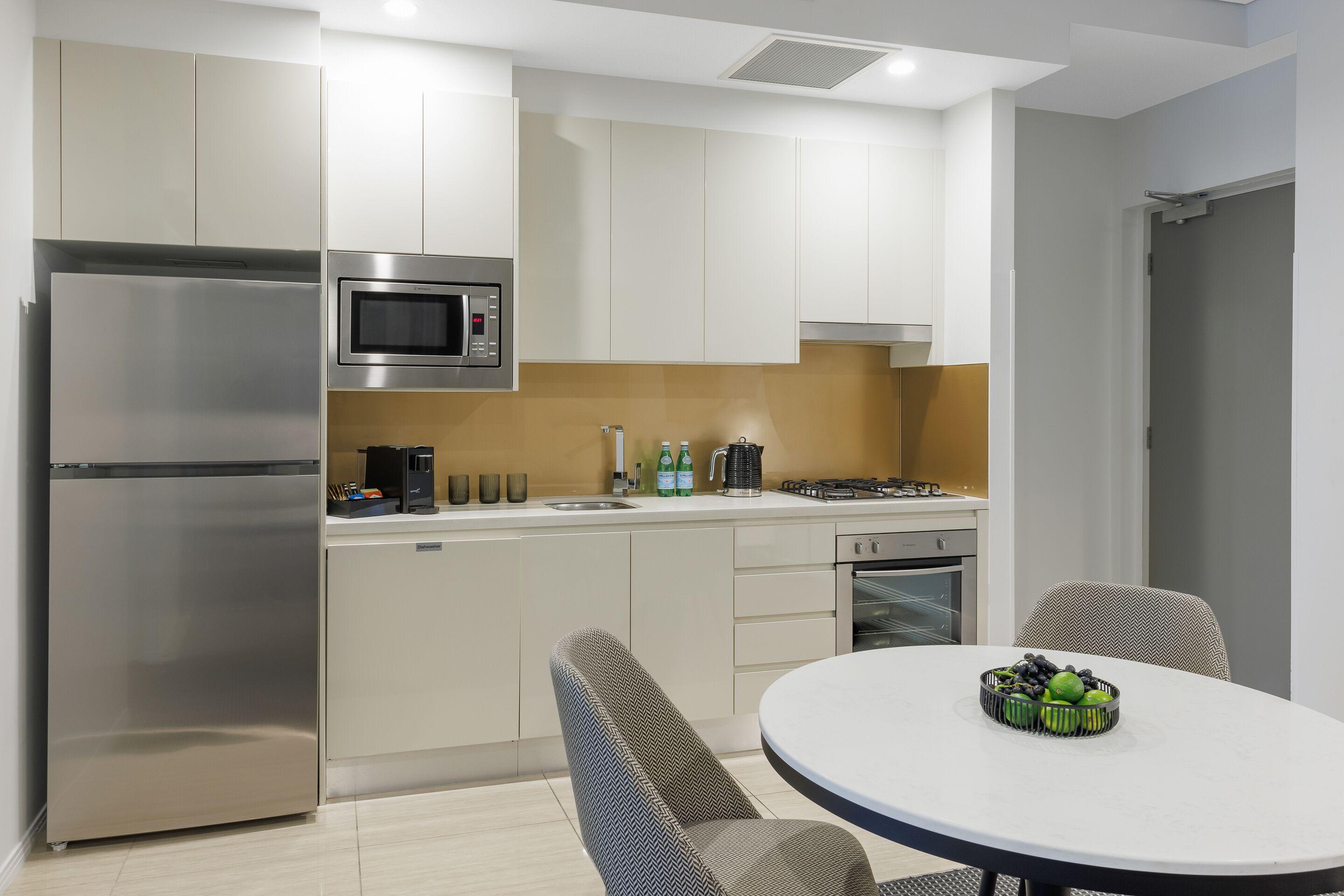 Meriton Herschel Street, 5*