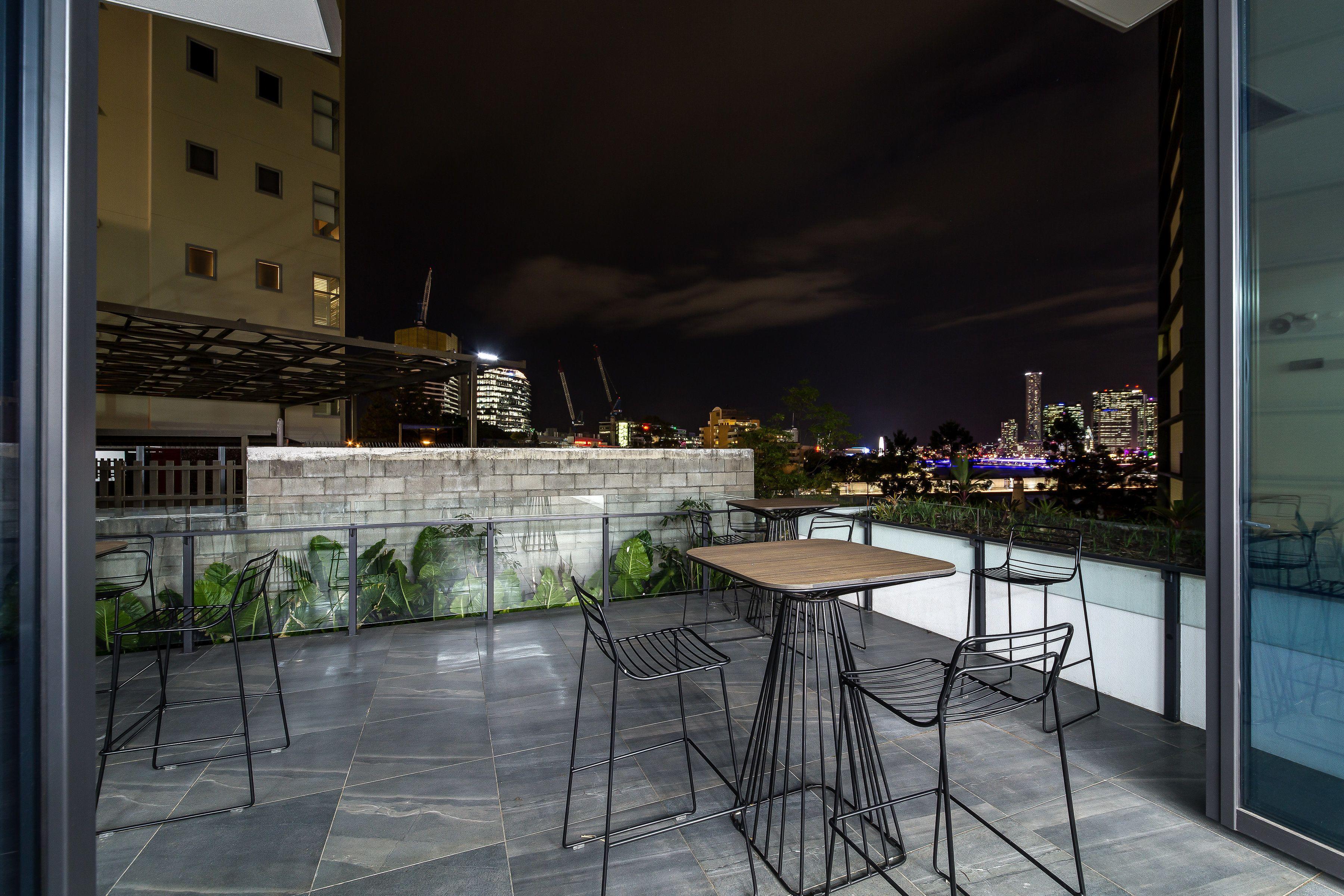 Courtyard By Marriott South Bank Hotel 4*