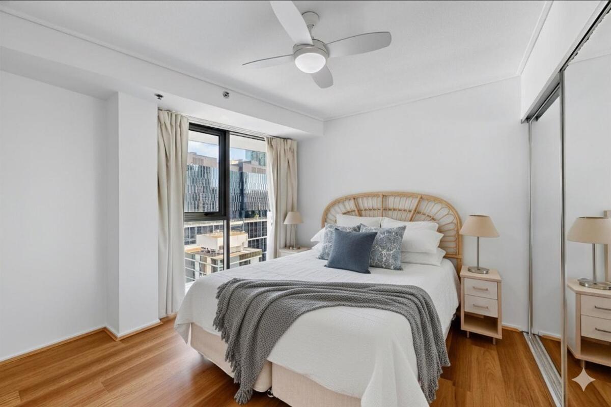 Centre Cbd - Pool Gym - Water View - Sleep 4 *