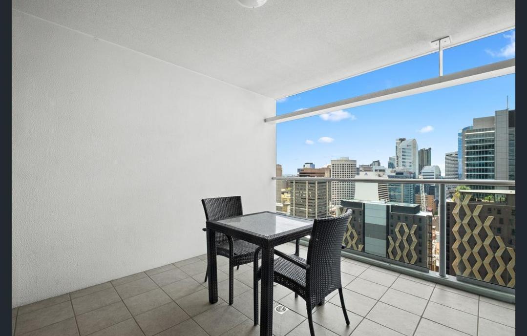 Location! Centre! Whole Apartment!