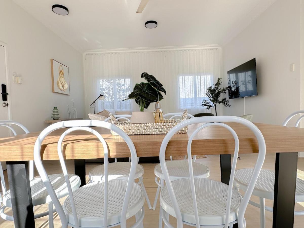 Apartment Penthouse Spot - Sleep 8 - Free Parking - 4km Cbd *