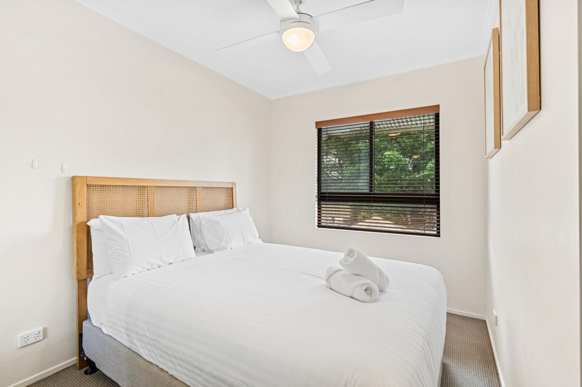 Live The Life, 5 Min To Felons Apartment *