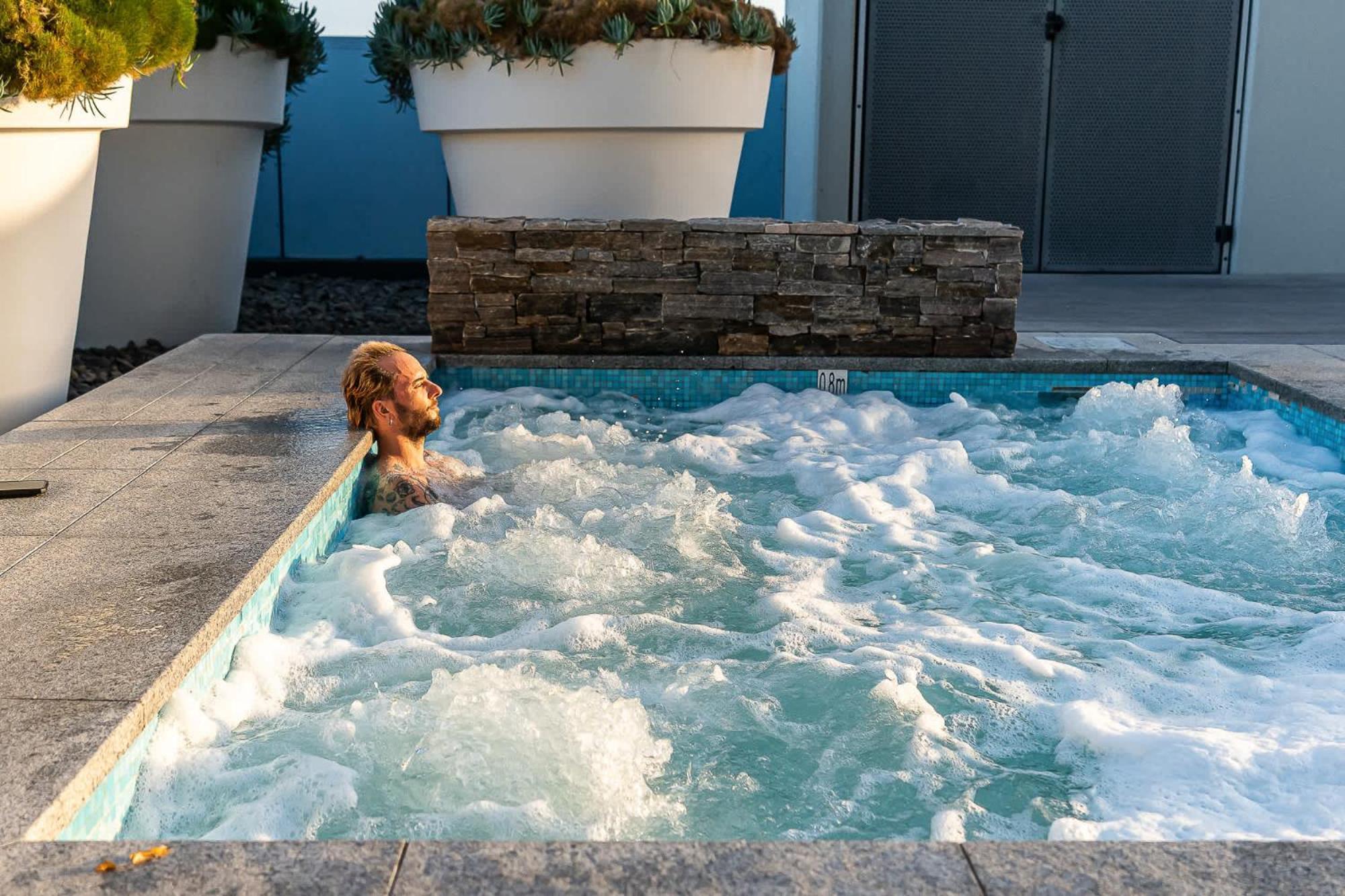 Sky-high Luxury Over The Gabba Views Pool Apartment *