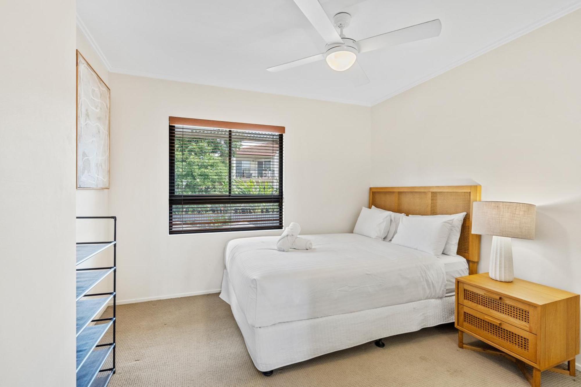 Live The Life, 5 Min To Felons * Brisbane