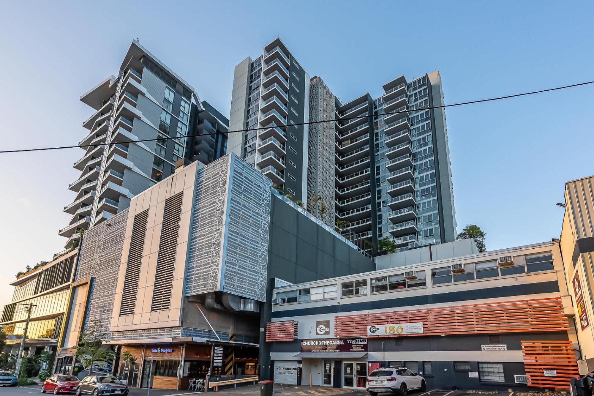 Sky-high Luxury Over The Gabba Views Pool Apartment Brisbane