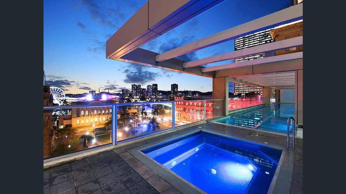 Location! Centre! Whole Apartment!