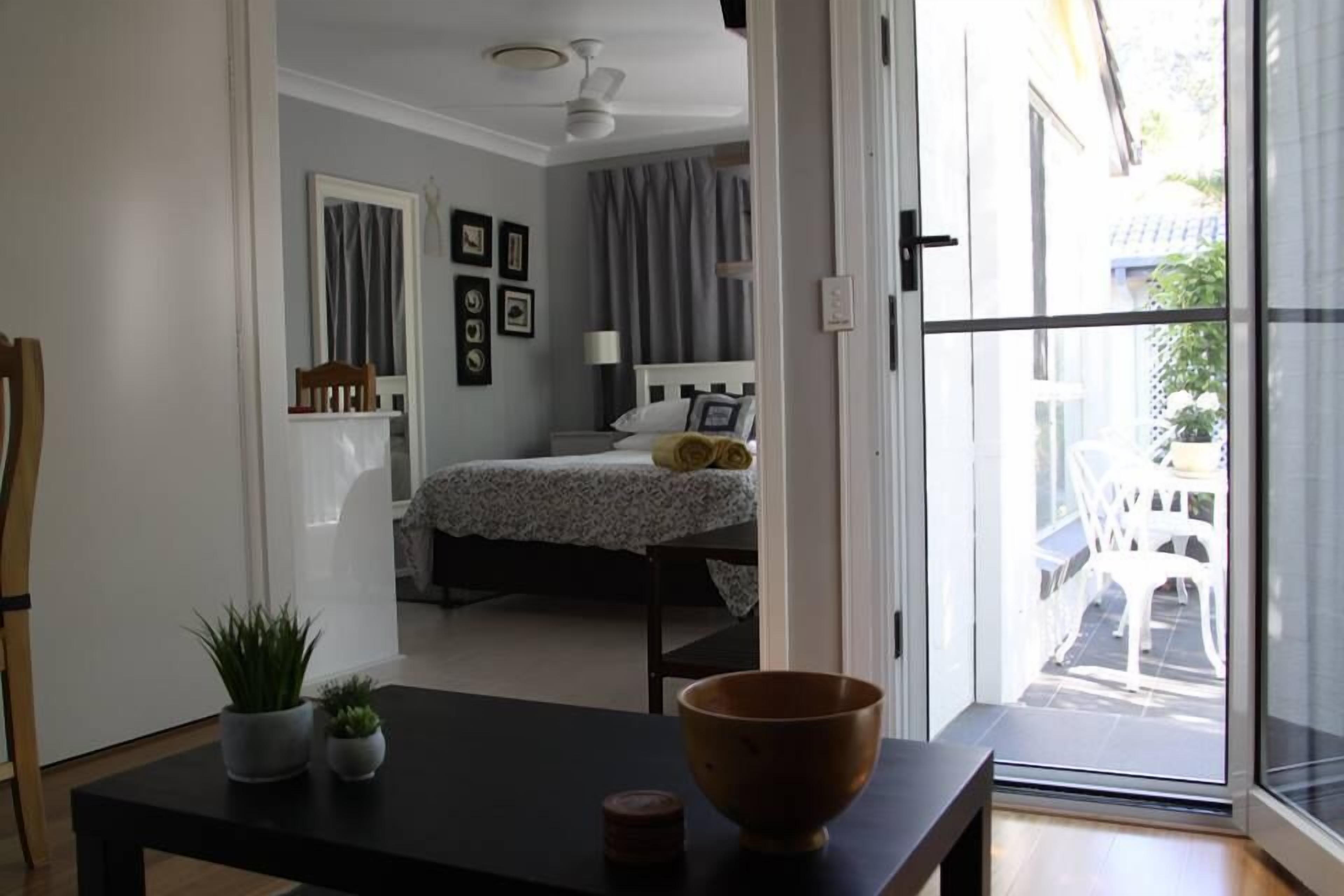 Bed & Breakfast Paperbark