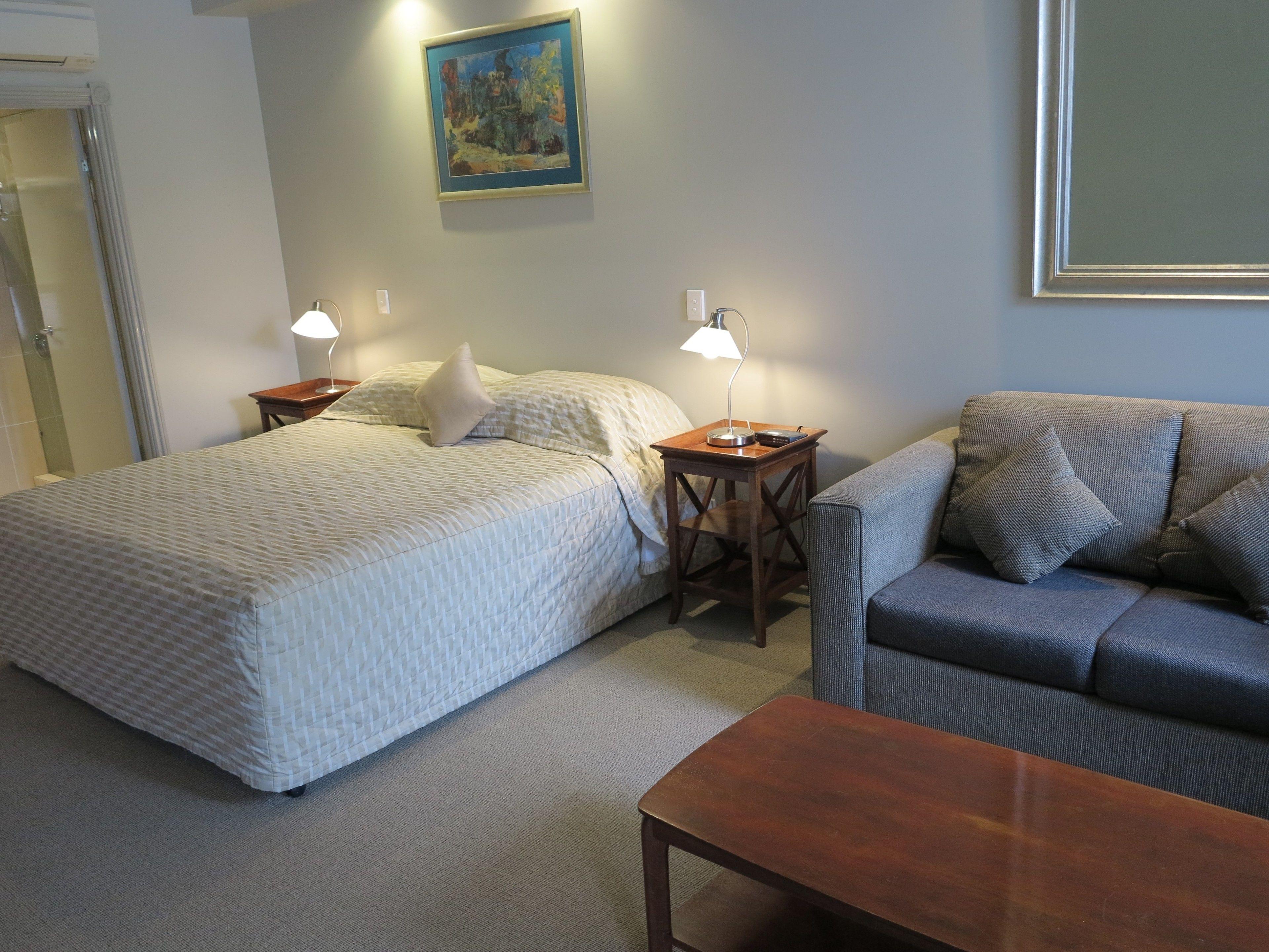 Shangri-la Gardens Motel