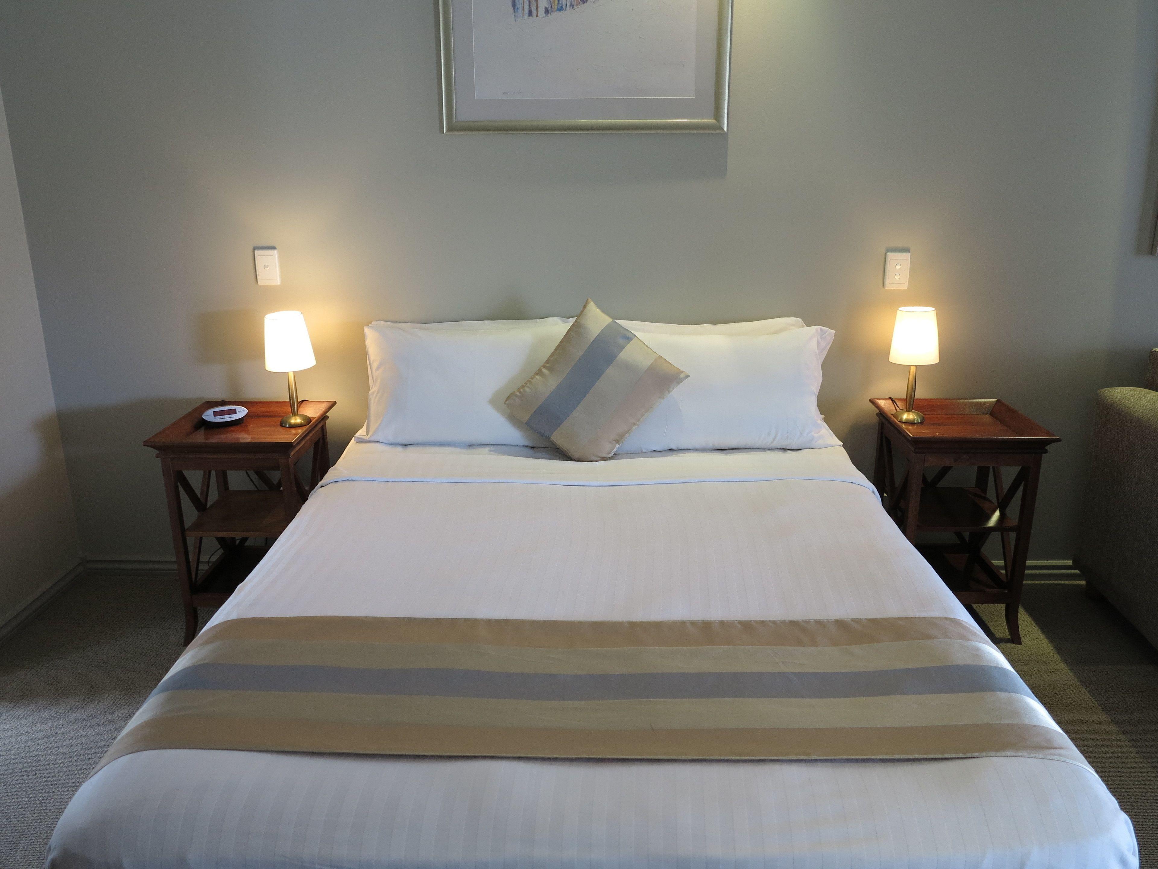 Shangri-la Gardens Motel 4*