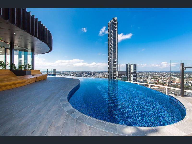 Lvl 23 Spire Infinity Pool Netflix Wifi Carpark By Stylish Apartment Brisbane