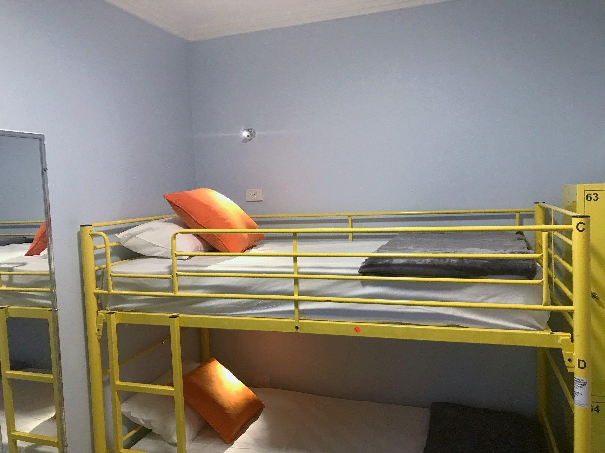 Breeze Hostel *