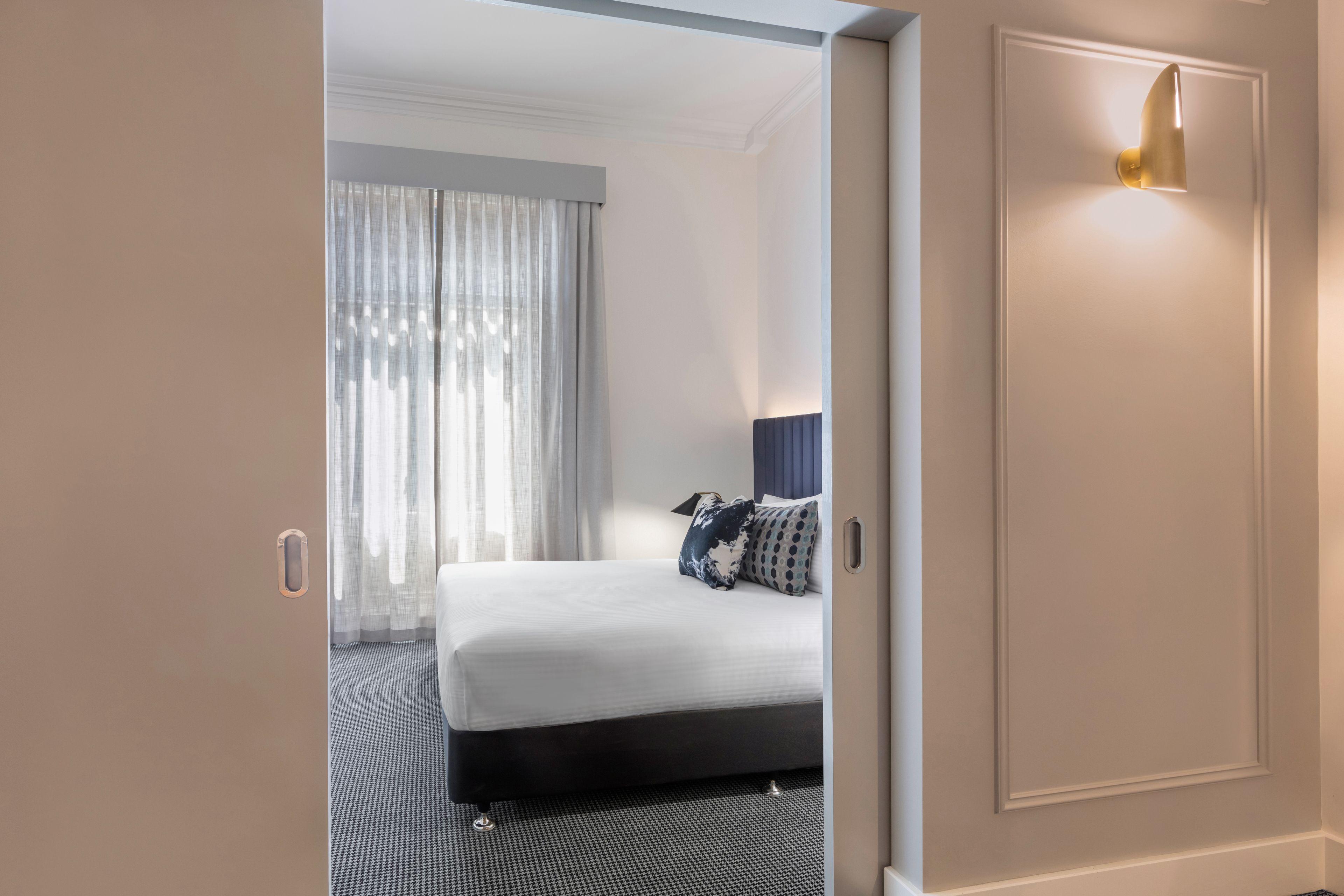 Adina Aparthotel 4*