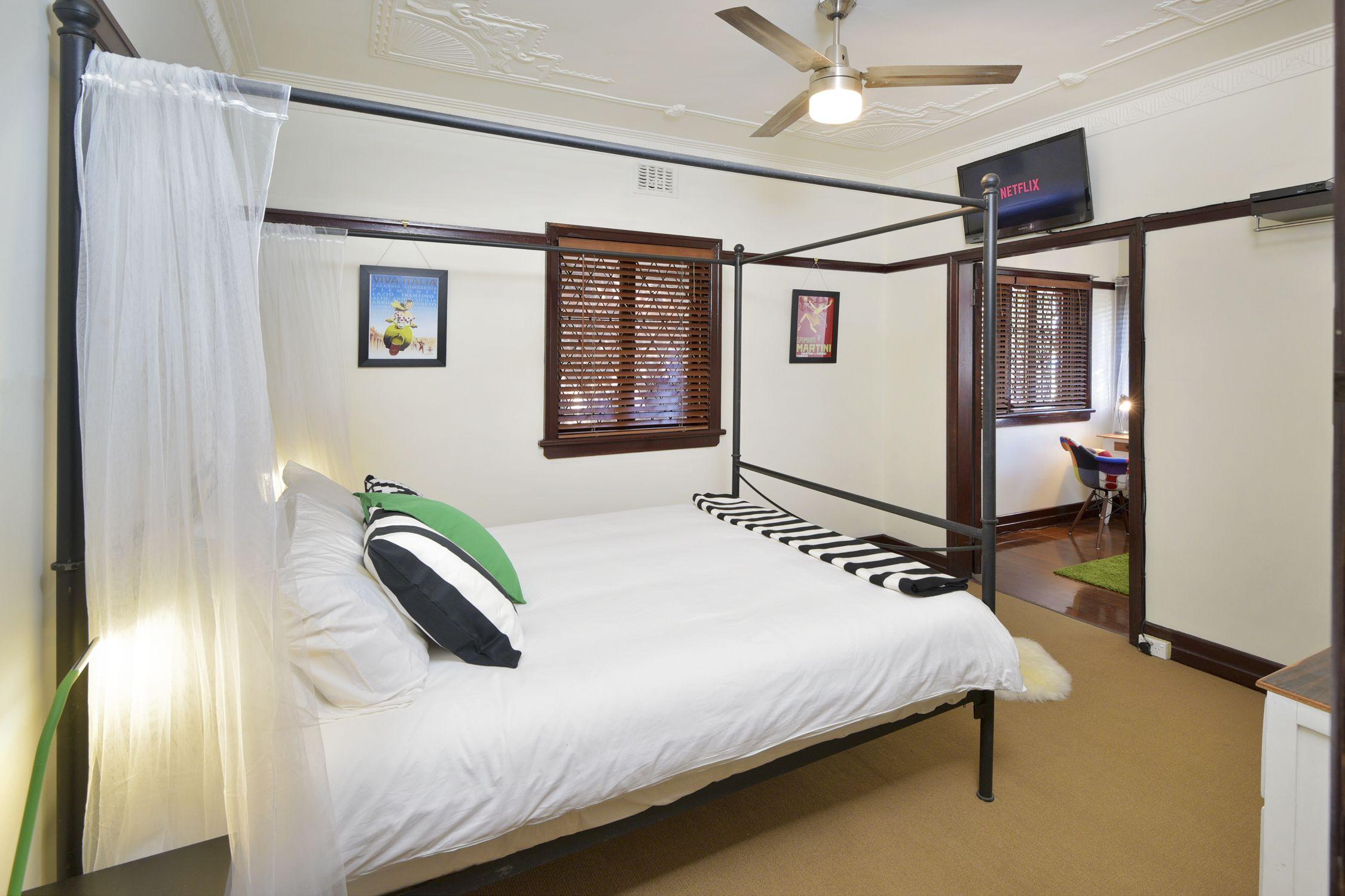 Anville Court Apartment *