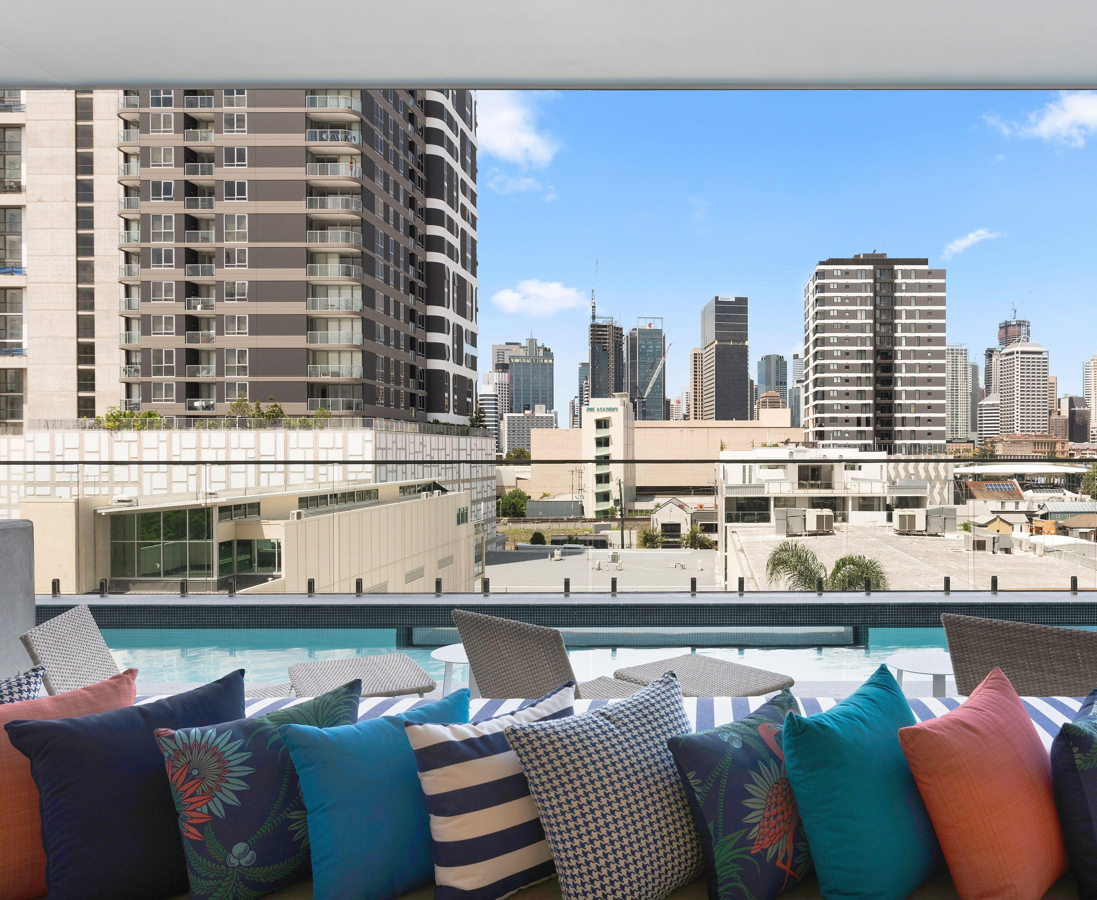 Ivy And Eve By Cllix