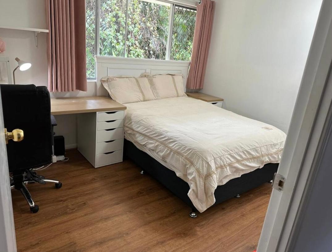 Homestay Uq Double Bed For Living U3