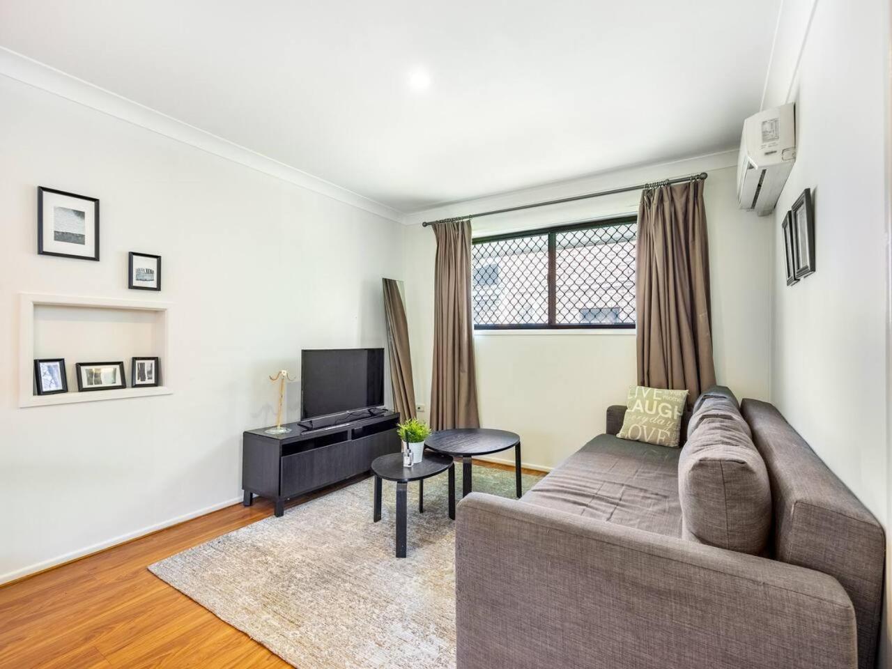 Sunny 2br In Prime Location Holiday home Brisbane