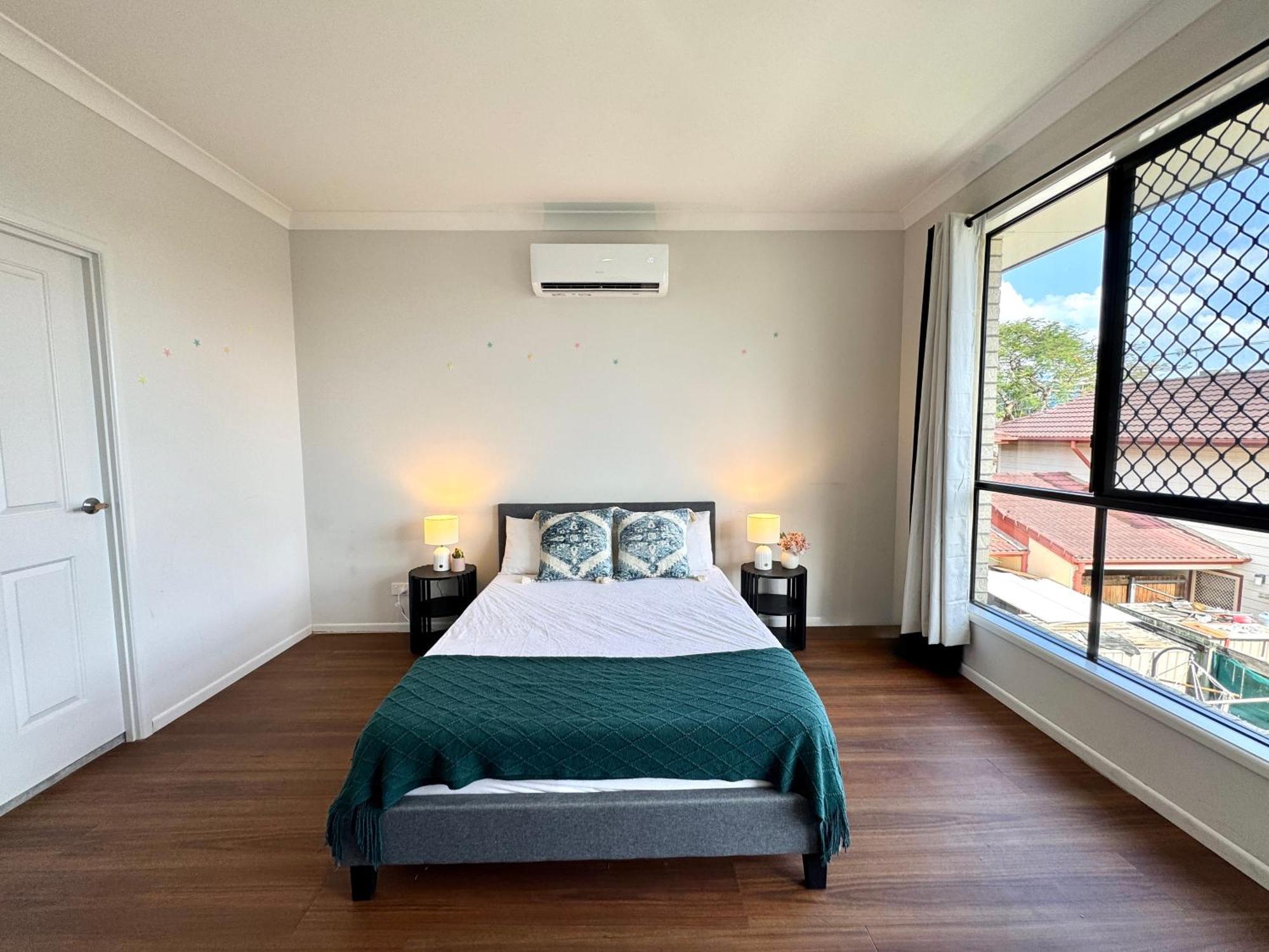 Coopers Plains Retreat Maple Share House Homestay