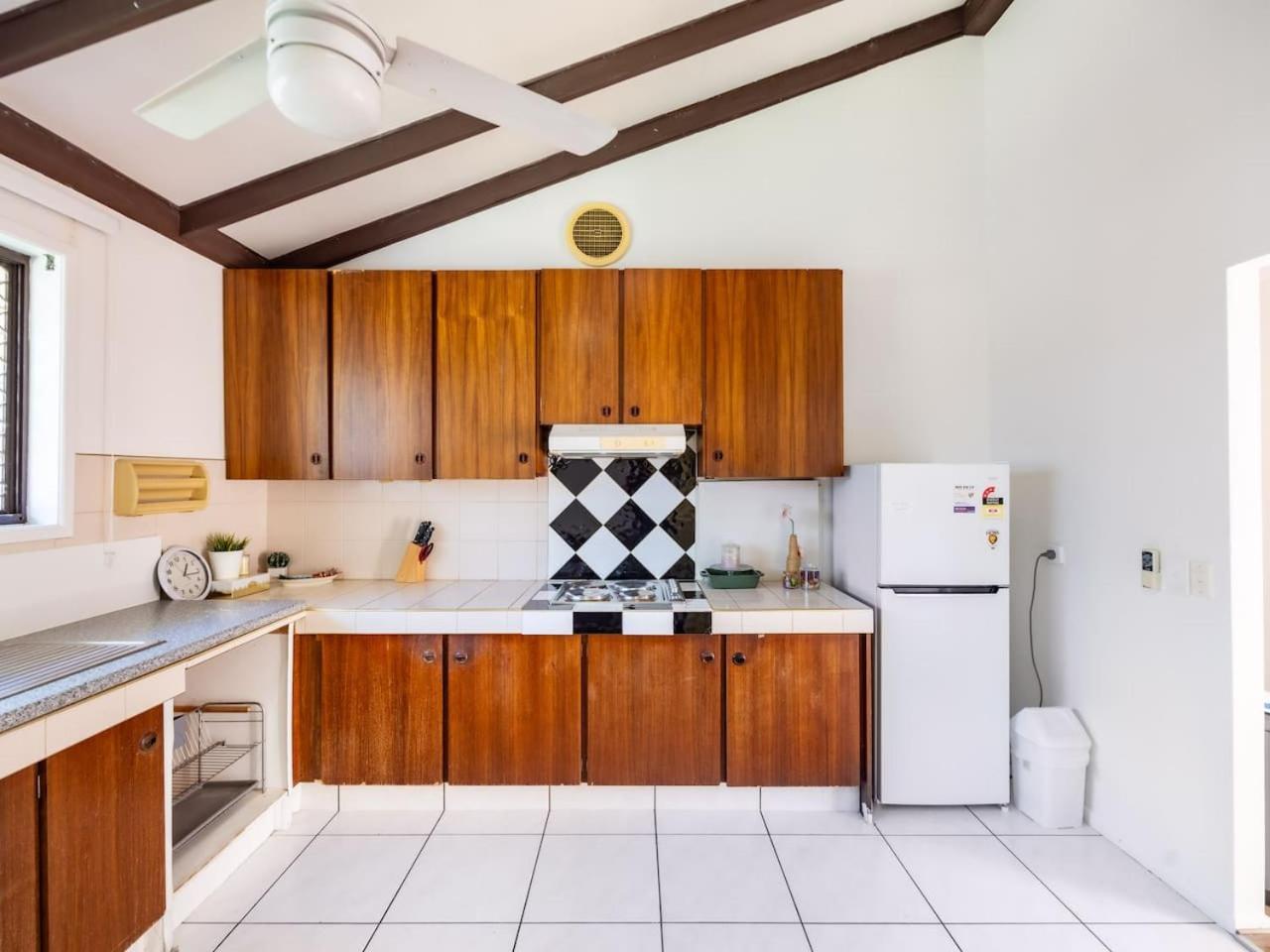 Holiday home Sunny 2br In Prime Location