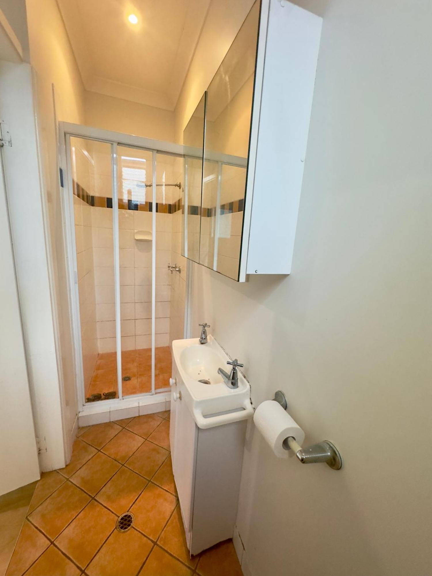 Ensuite Bathroom Near Kangaroo Point And Gabba Cricket Stadium Guest house 3*