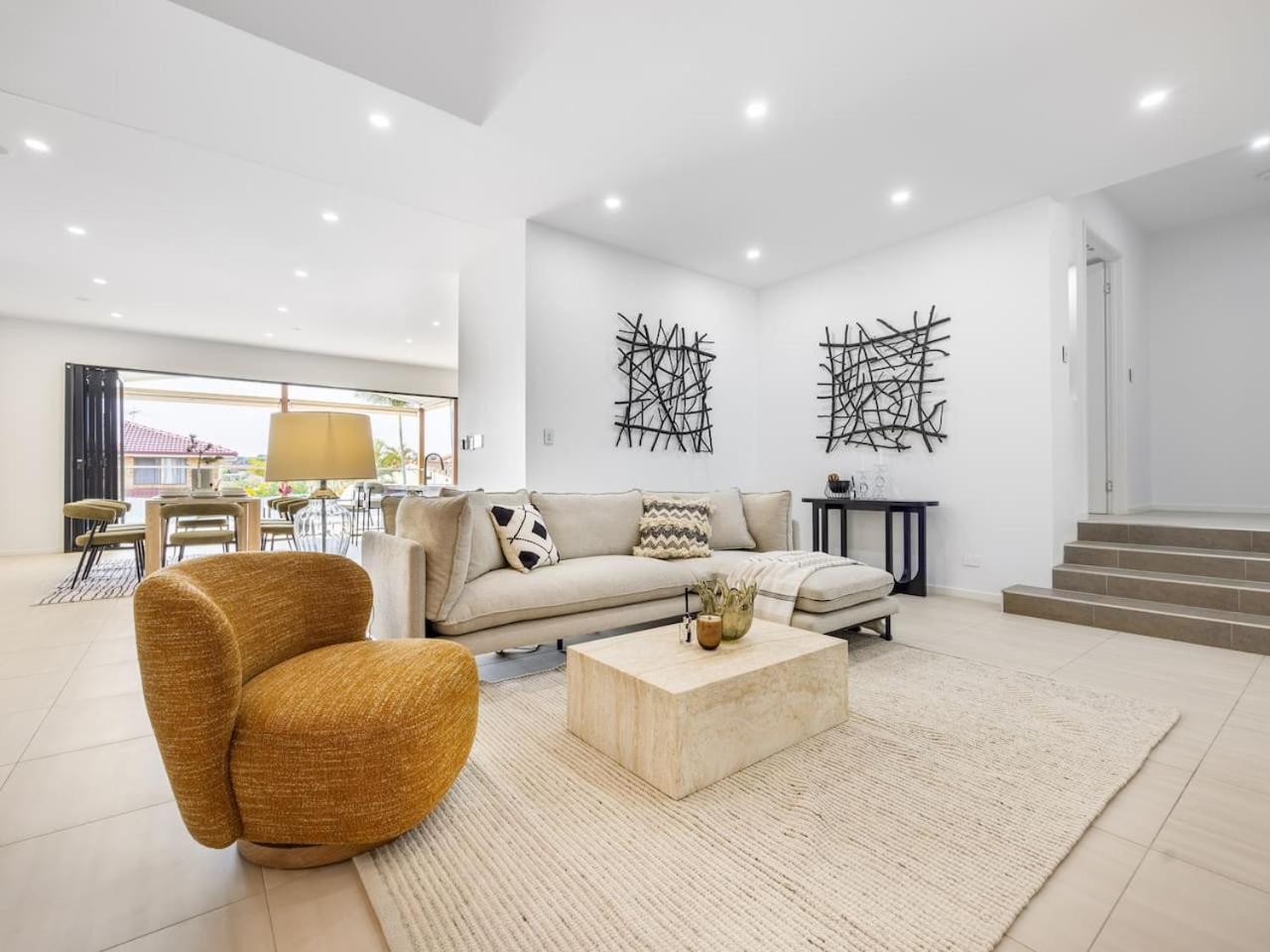 Sunnybank Hills Retreat 4br With Pool And Backyard