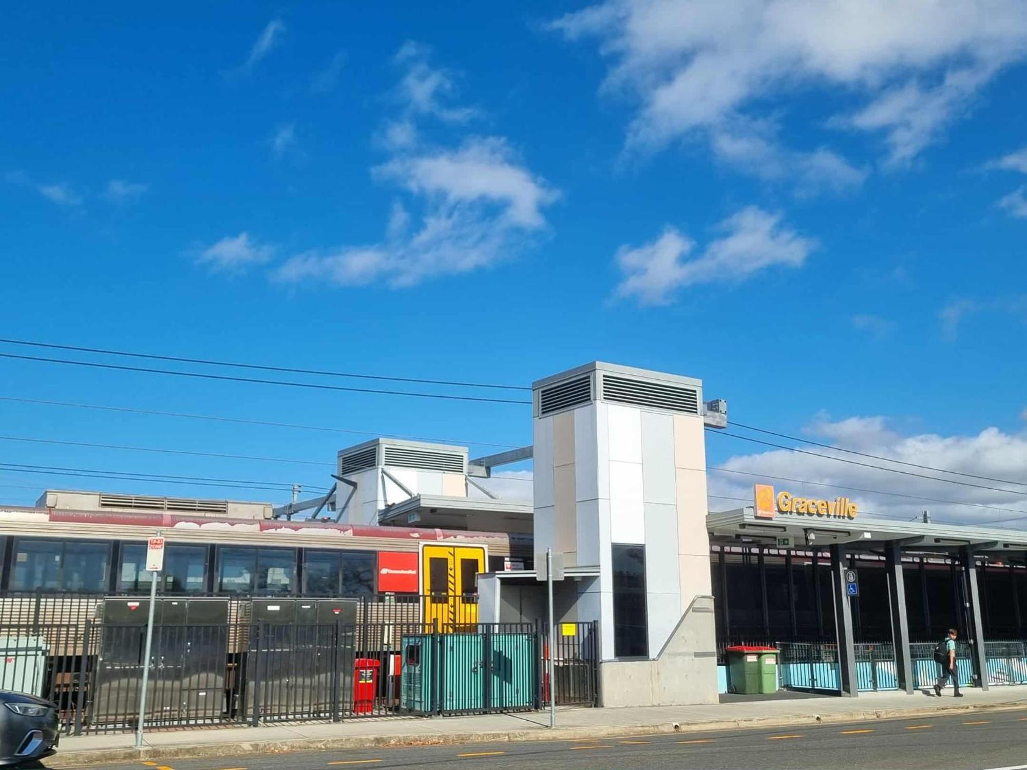 Welcome To Your Leafy Retreat In Graceville! * Brisbane