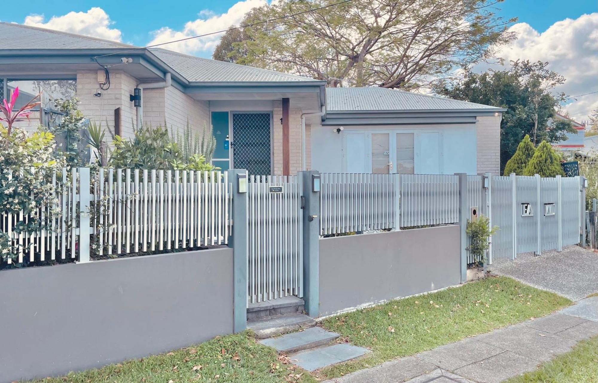 Salisbury Suburban Escape Apartment