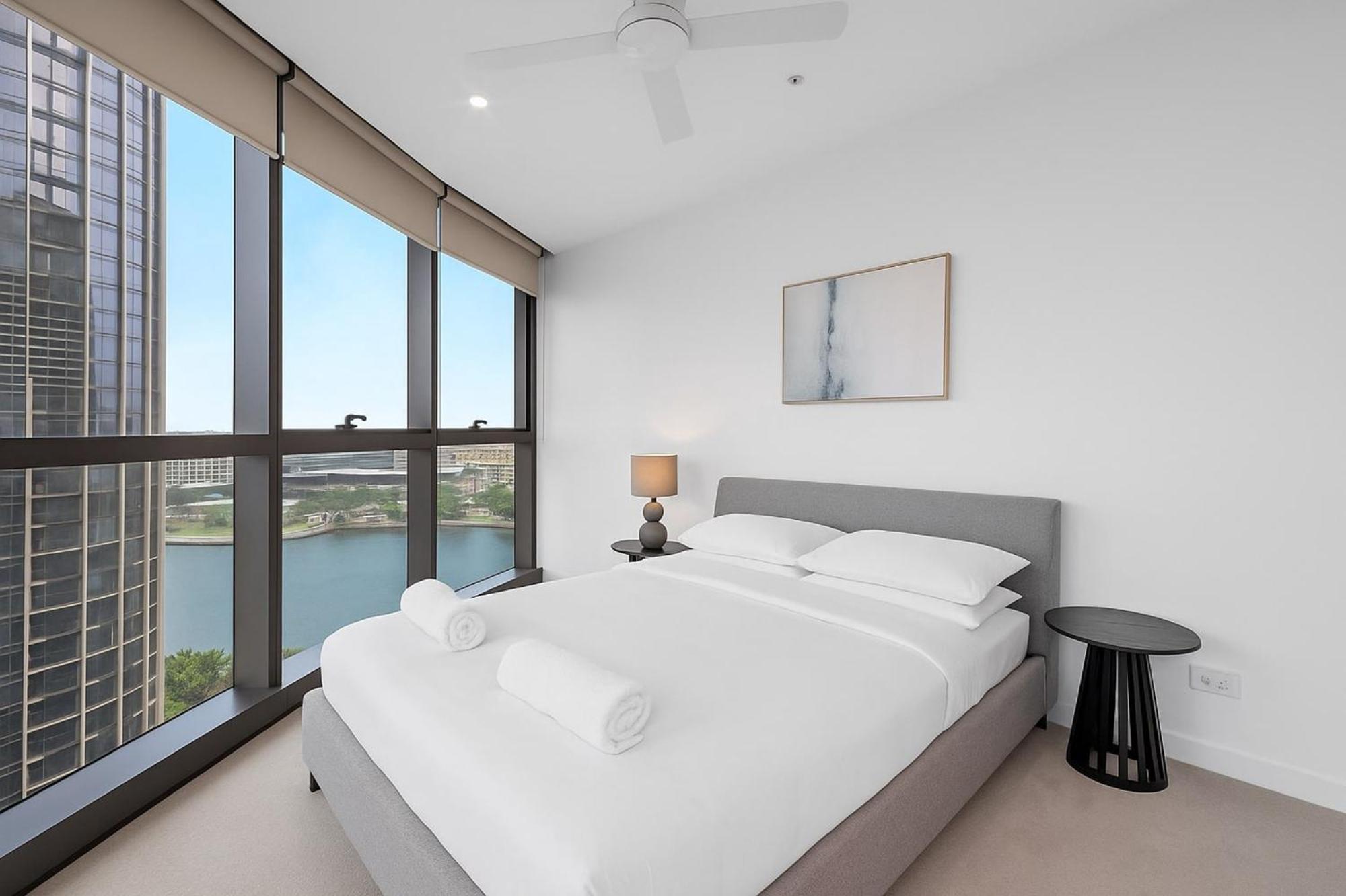 Modern Escape With Pool Access And Views