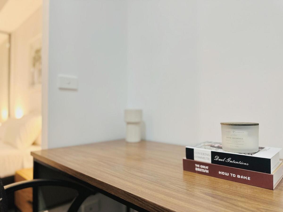 Toowong Cozy 2b2b Retreat With Balcony And Parking Apartment