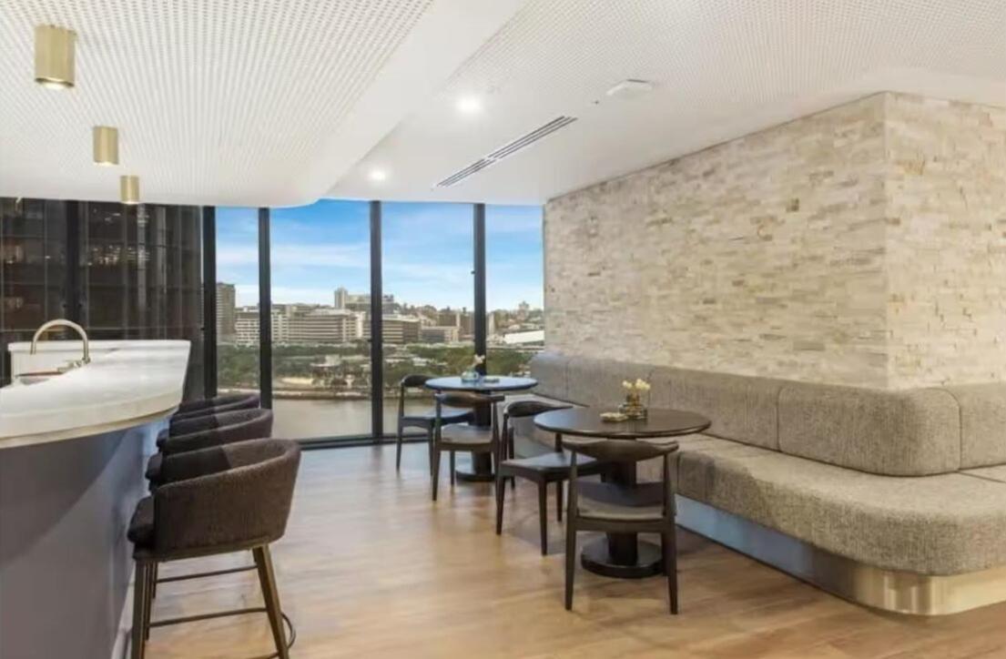 Luxury Waterview 2b2b Wt High Floor In Qw Apartment