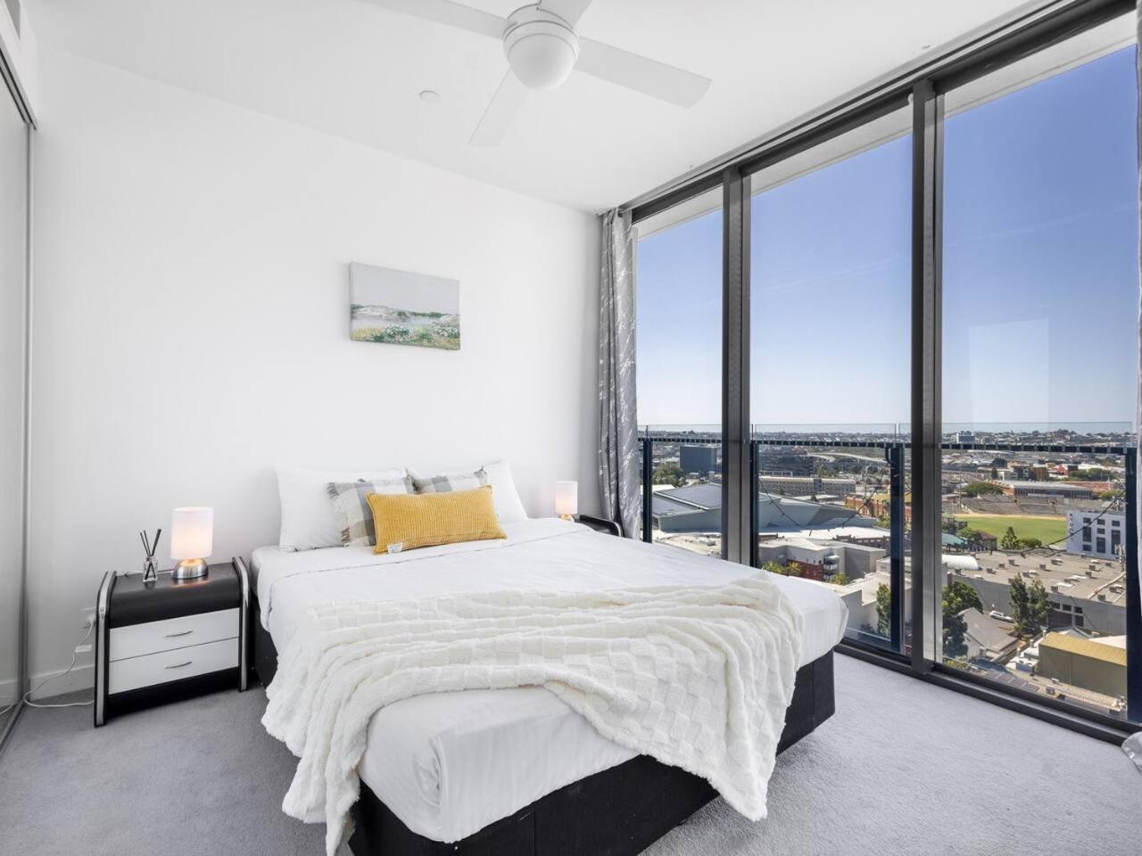 Apartment Modern 2br Views And Style Living *