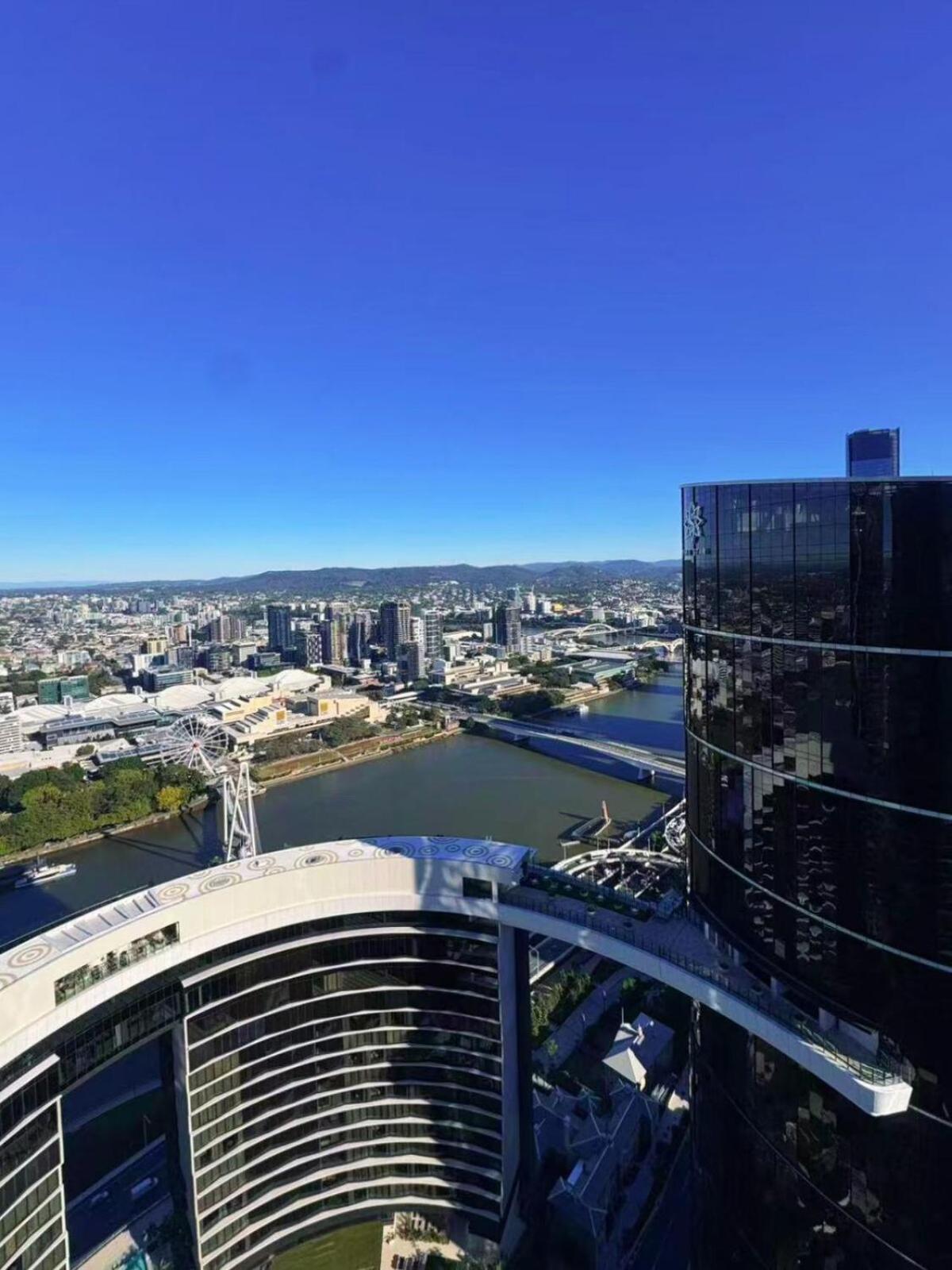 Luxury Waterview 2b2b Wt High Floor In Qw Apartment