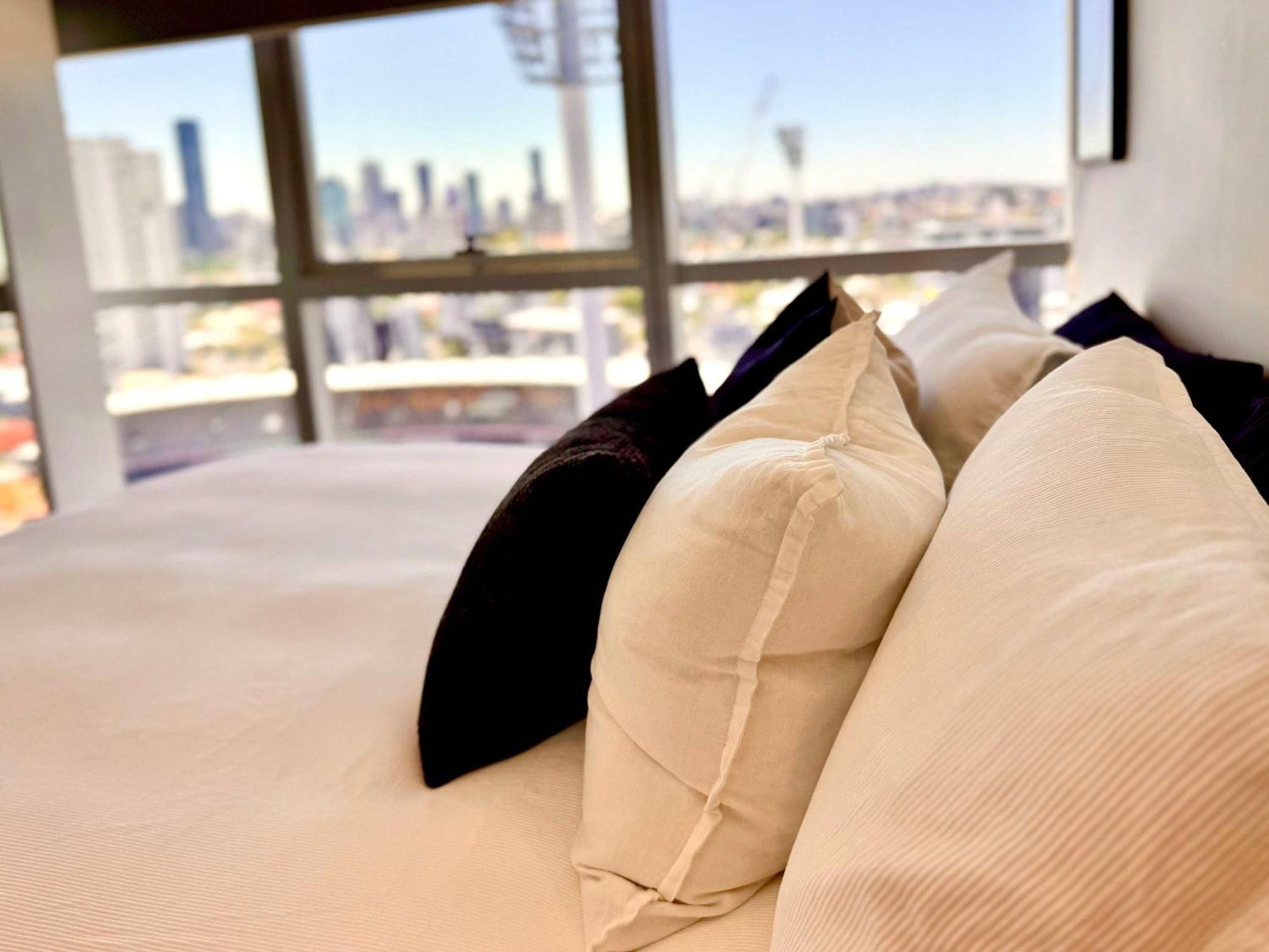 Sky-high Luxury Over The Gabba Views Pool