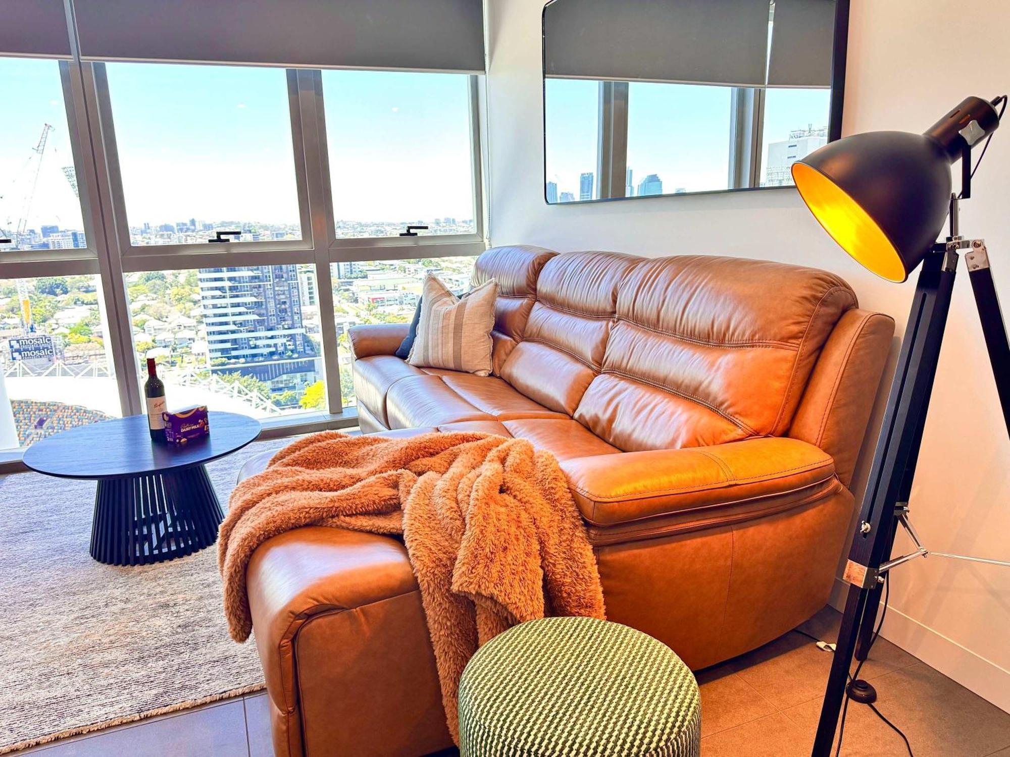 Sky-high Luxury Over The Gabba Views Pool Brisbane