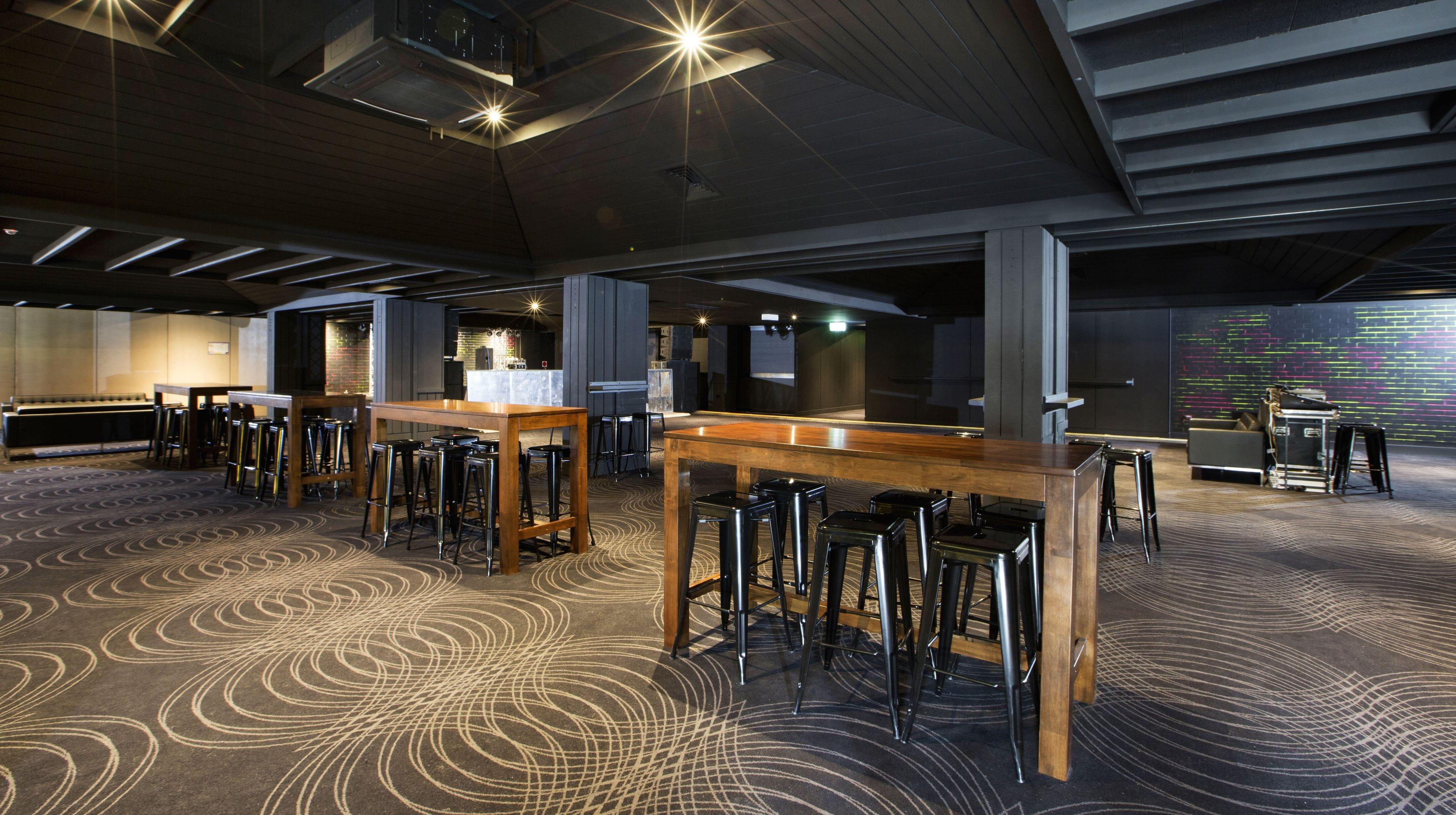 Nightcap At Chardons Corner